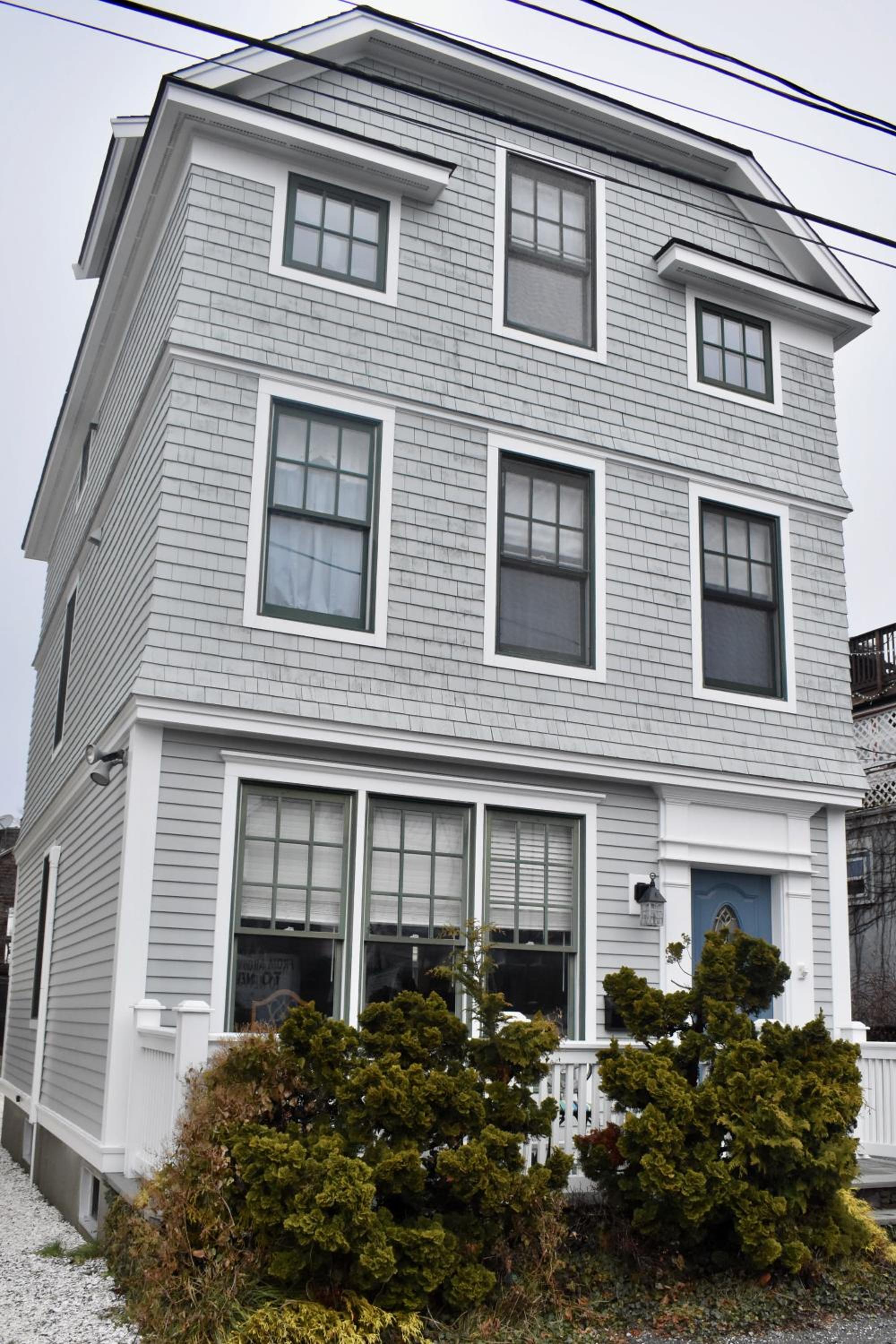 Modern Cottage Downtown NPT-Waites Wharf Cottage RE05618-STR view 2