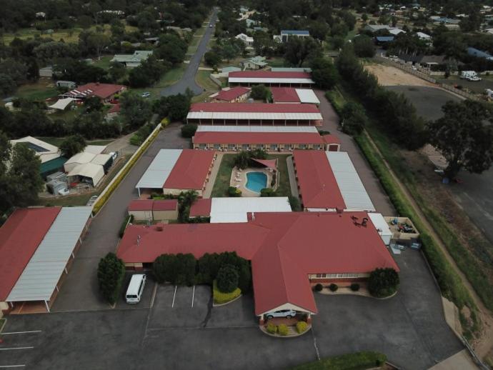 Emerald Explorers Inn