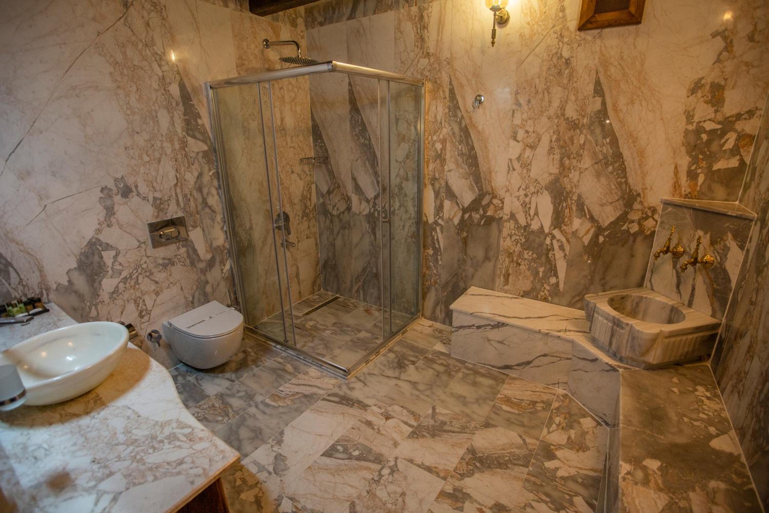 Divan Cave House - Image 82