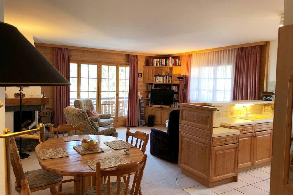 Cozy apartment with stunning view! Ski-in/ski-out.