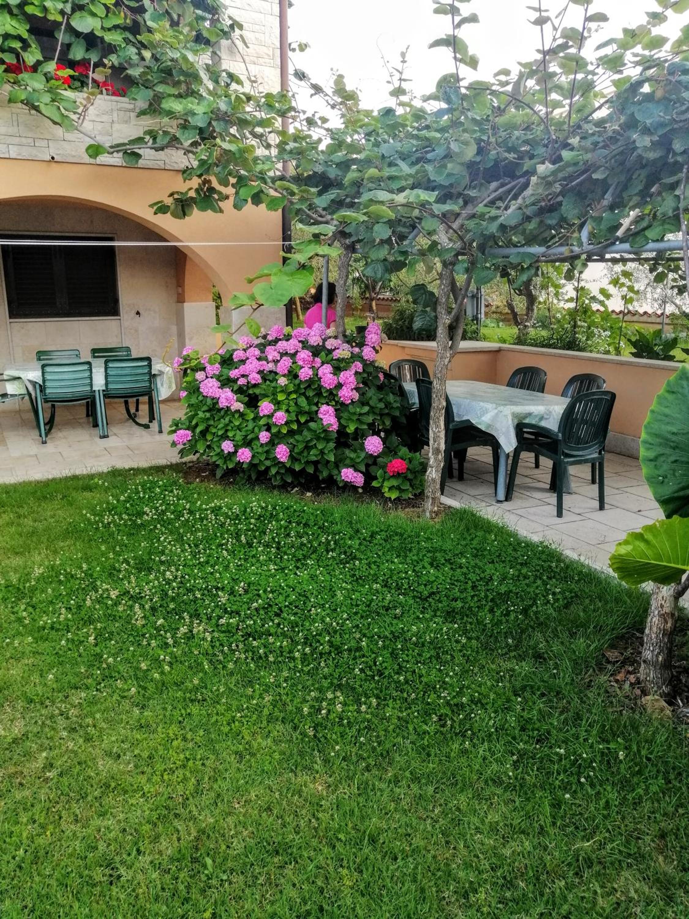 Apartman 100m2, full opremljen, privatni parking. photo 2