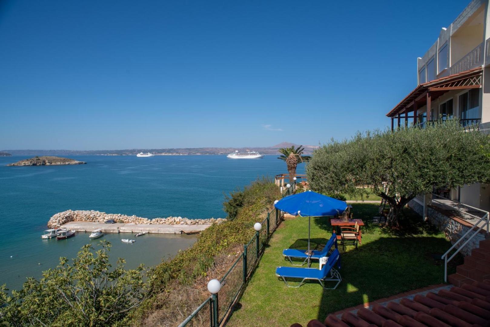 Villa Dina Apartments view 2