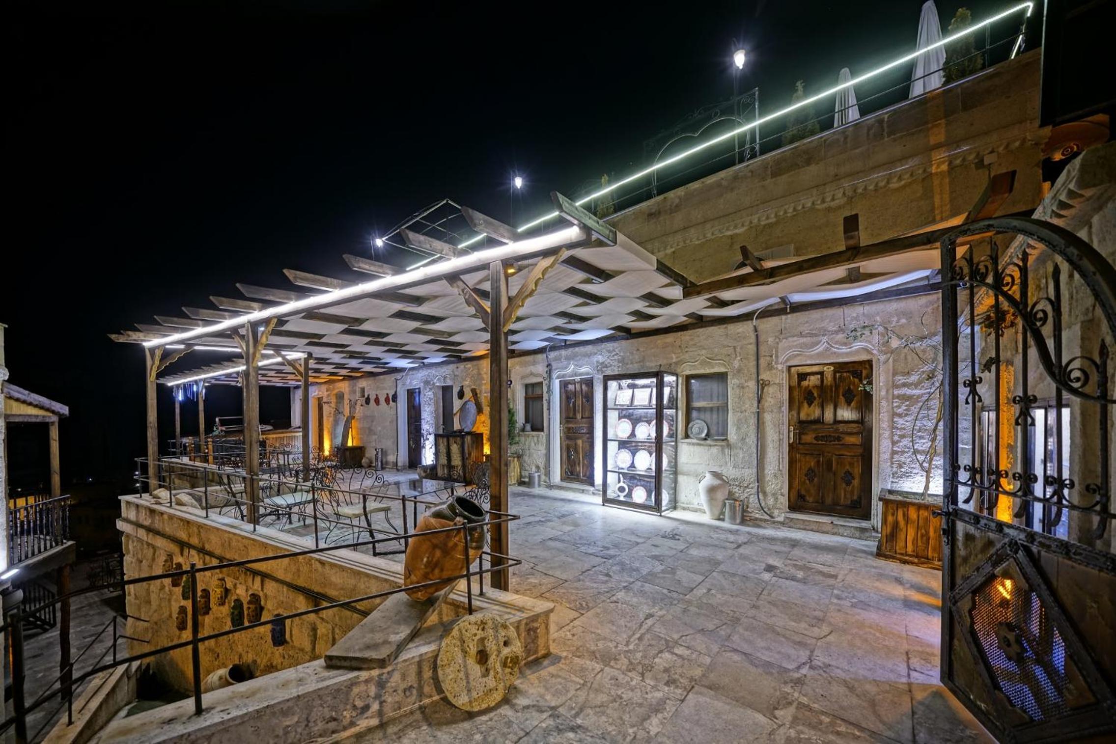 Emit Cave Hotel - Image 56