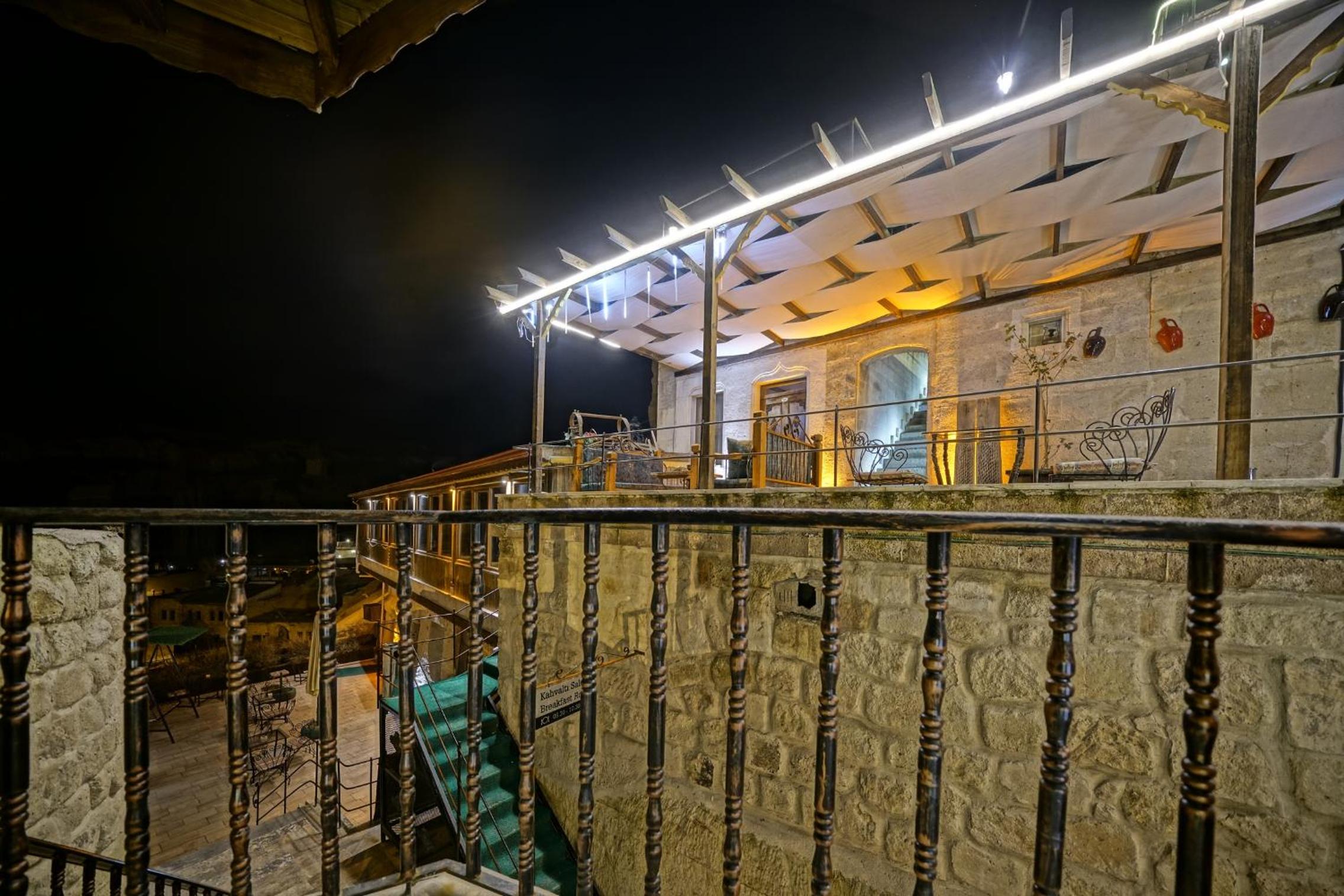 Emit Cave Hotel - Image 58