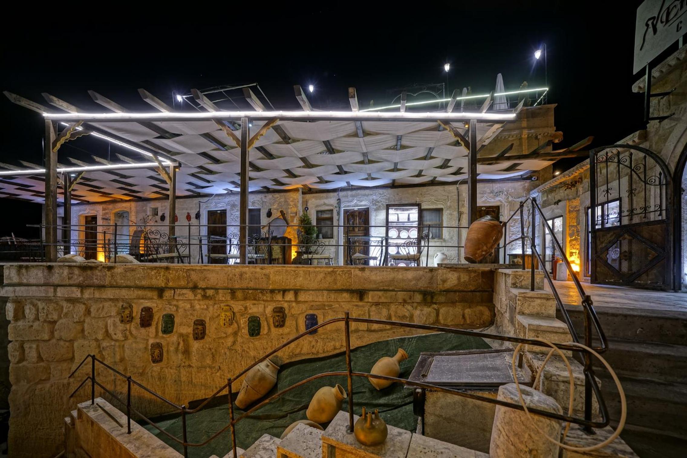 Emit Cave Hotel - Image 60