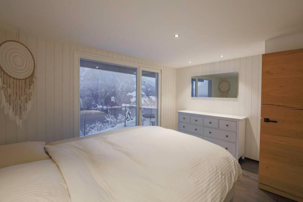 Exklusives Chalet mit traumhafter See- und Bergsicht