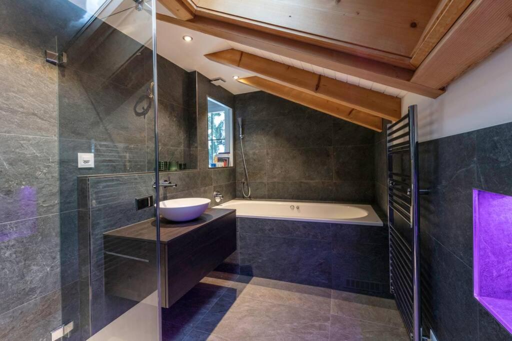 Exklusives Chalet mit traumhafter See- und Bergsicht