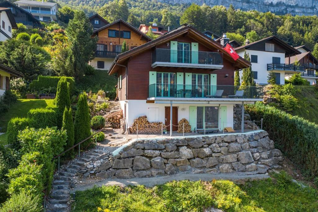 Exklusives Chalet mit traumhafter See- und Bergsicht