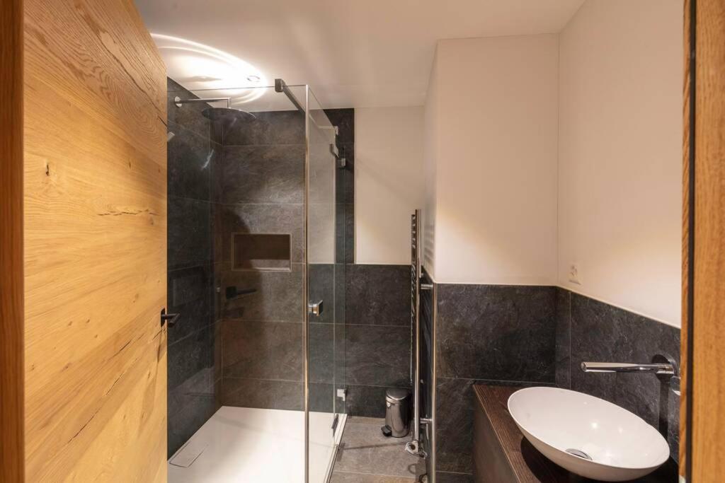 Exklusives Chalet mit traumhafter See- und Bergsicht