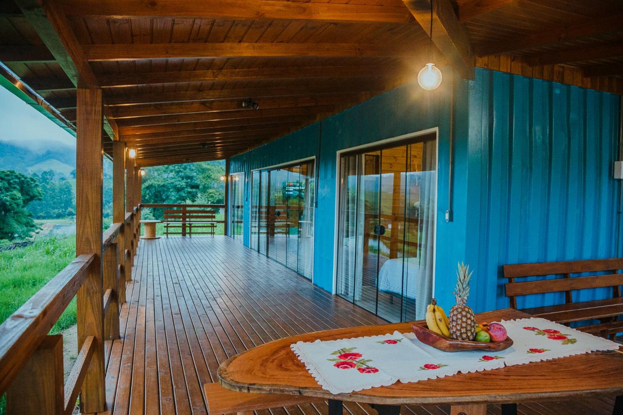 Casa Container - Pousada Container da Montanha AZUL