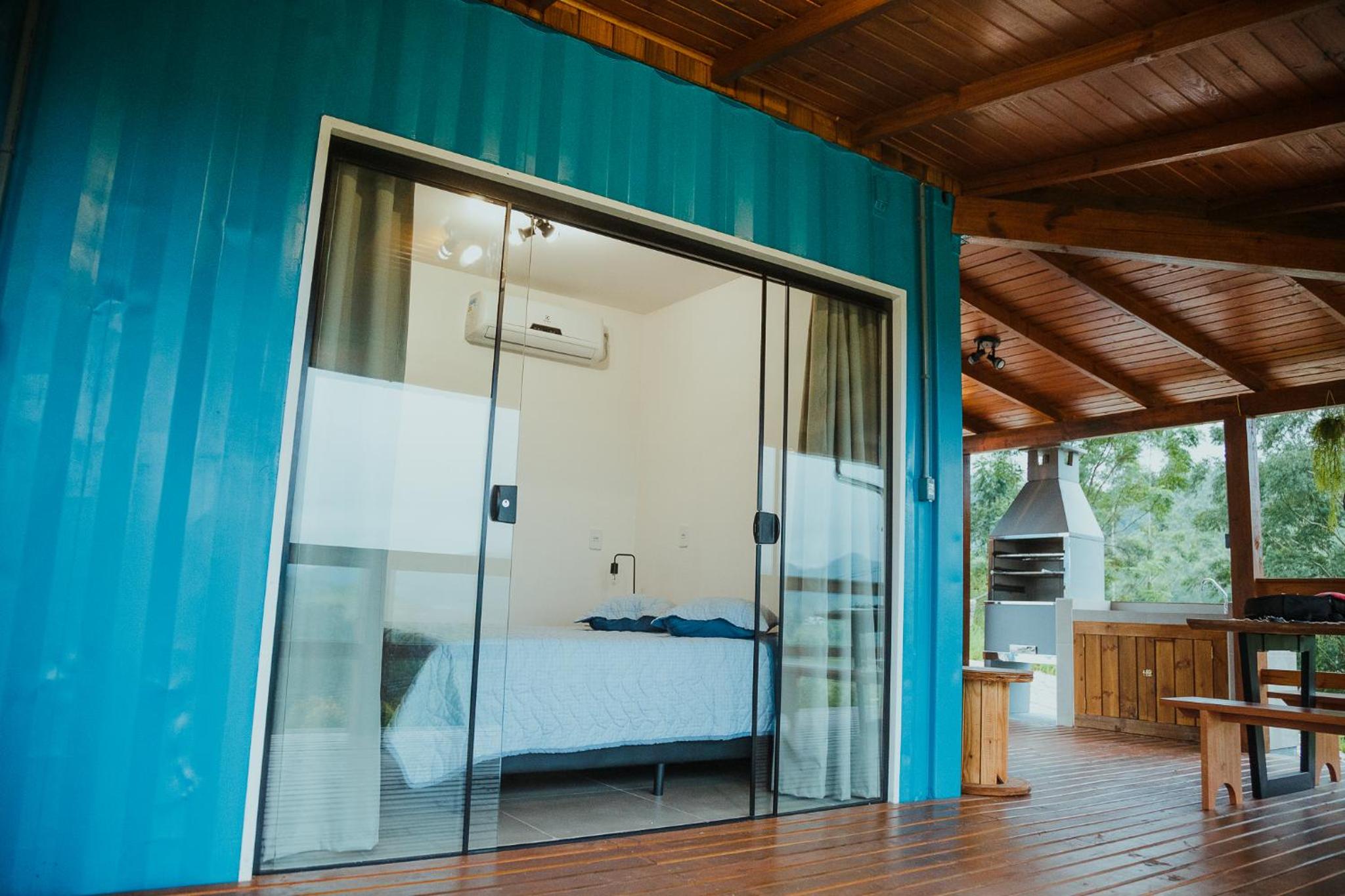 Casa Container - Pousada Container da Montanha AZUL
