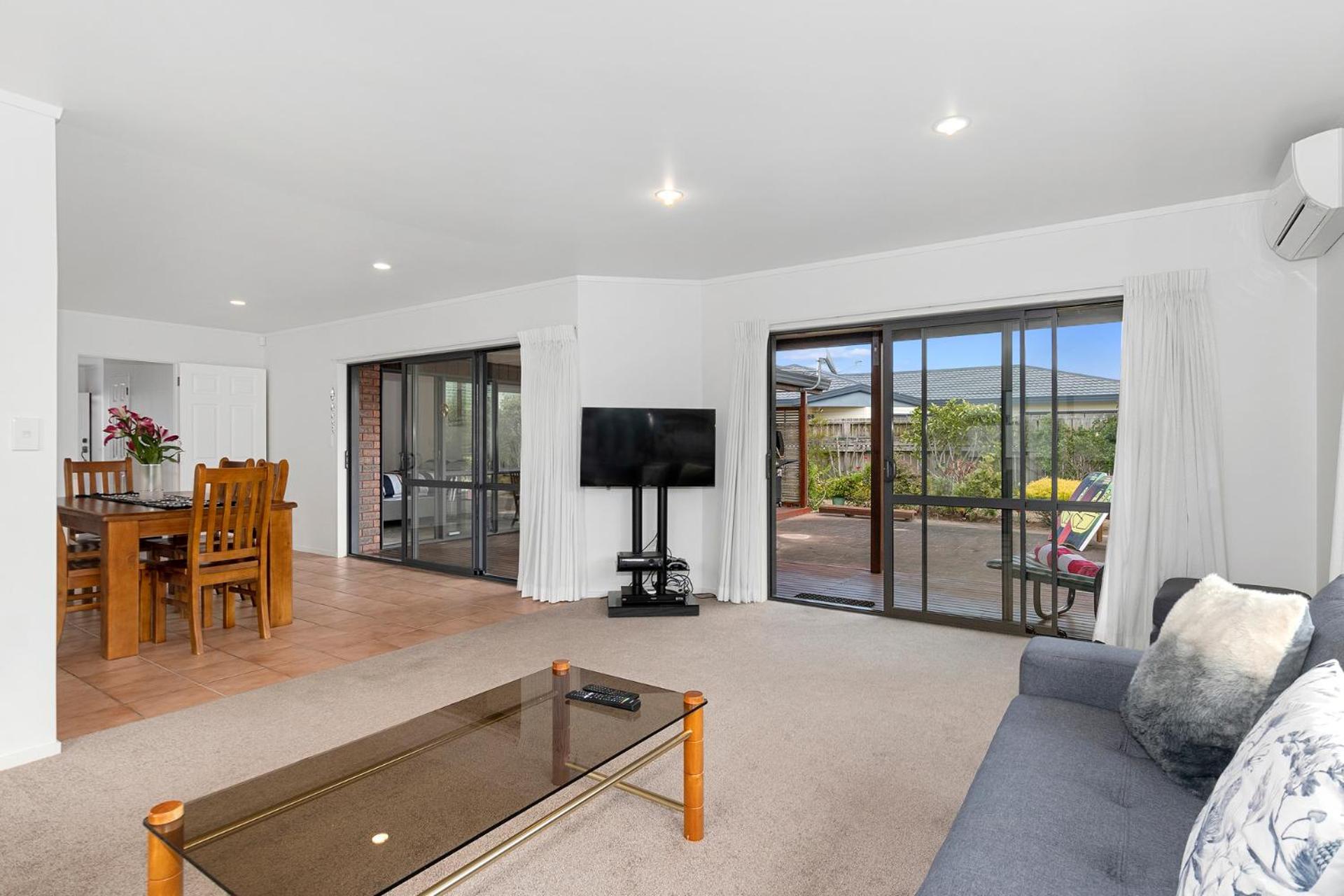 Bream Bay Bach - Ruakaka Holiday Home view 4