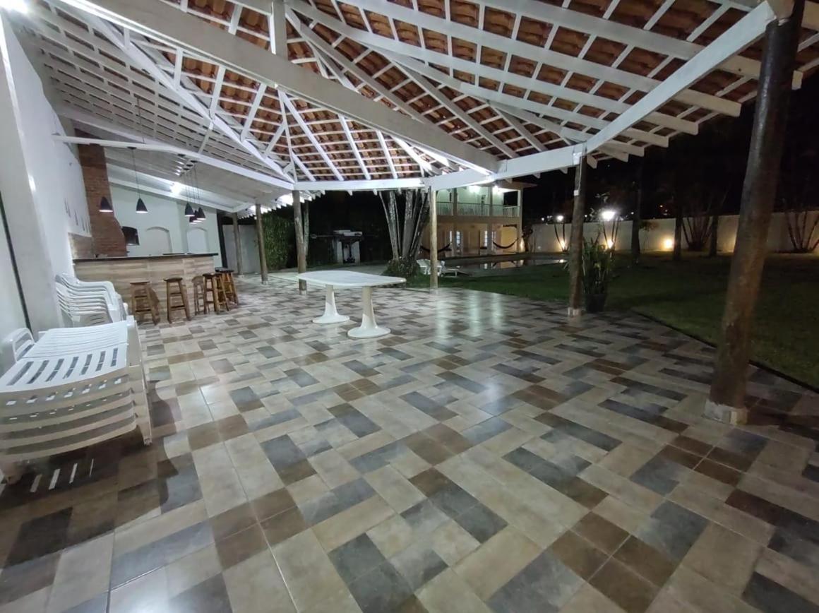 Casa Eventos e Temporada com 4 suites, piscina, churrasqueira, Wi-Fi, Ar Condicionado - Proximo Praia Mar Casado e Pernambuco - Guaruja -