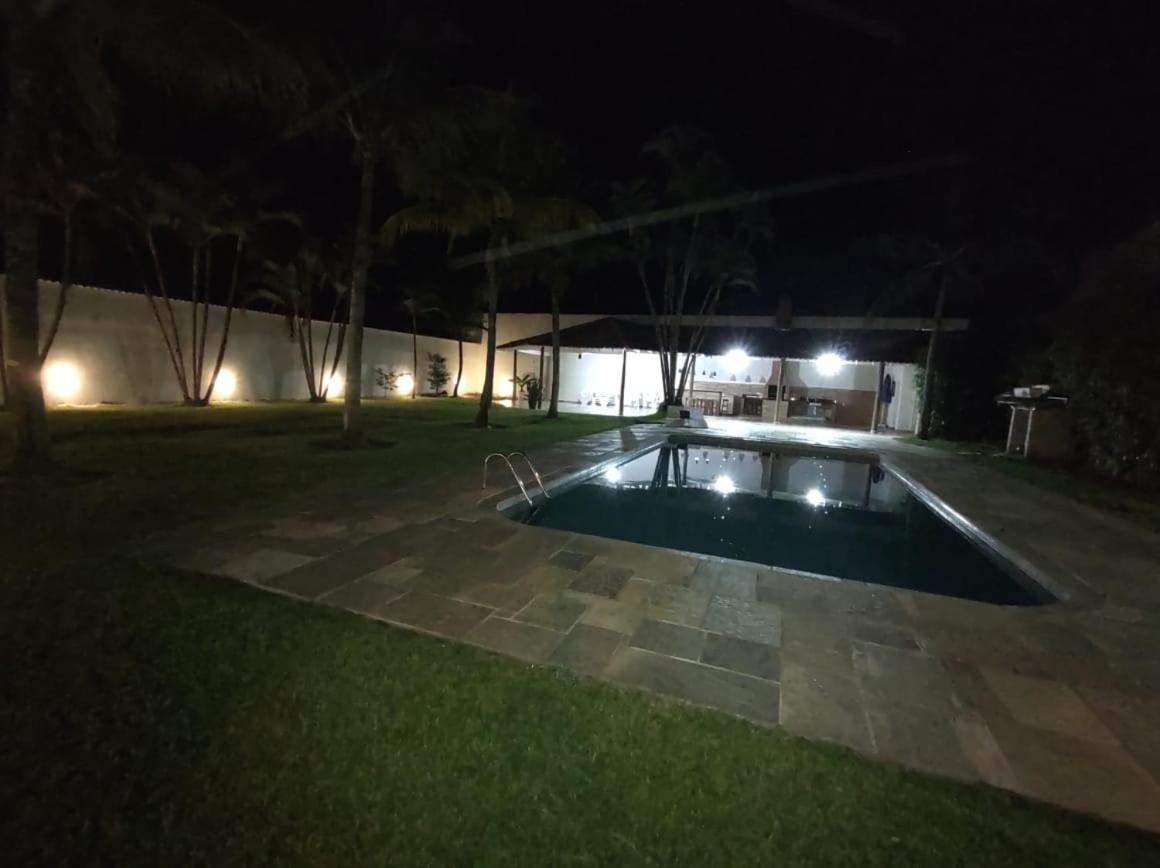 Casa Eventos e Temporada com 4 suites, piscina, churrasqueira, Wi-Fi, Ar Condicionado - Proximo Praia Mar Casado e Pernambuco - Guaruja -