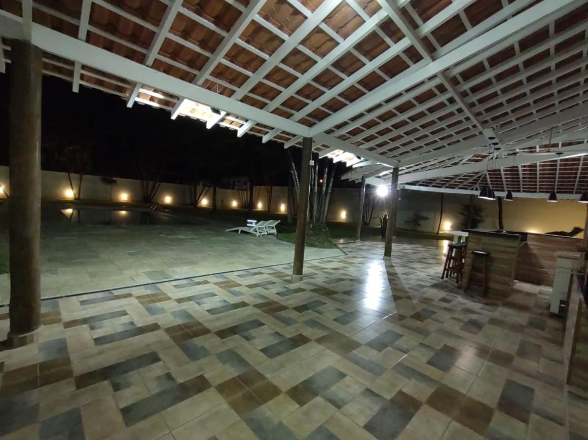 Casa Eventos e Temporada com 4 suites, piscina, churrasqueira, Wi-Fi, Ar Condicionado - Proximo Praia Mar Casado e Pernambuco - Guaruja -