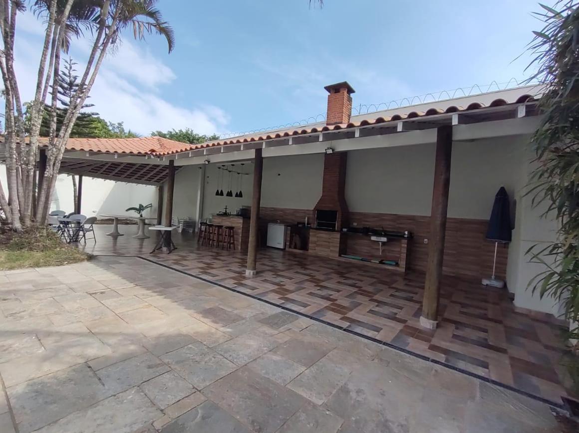 Casa Eventos e Temporada com 4 suites, piscina, churrasqueira, Wi-Fi, Ar Condicionado - Proximo Praia Mar Casado e Pernambuco - Guaruja -