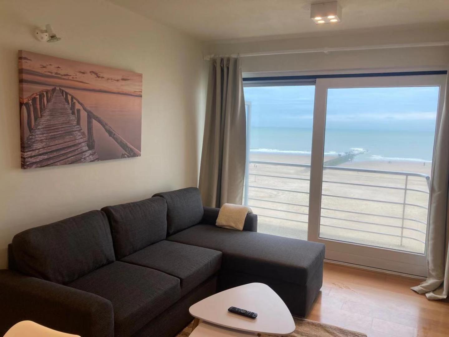 Appartment Blankenberge with front sea view