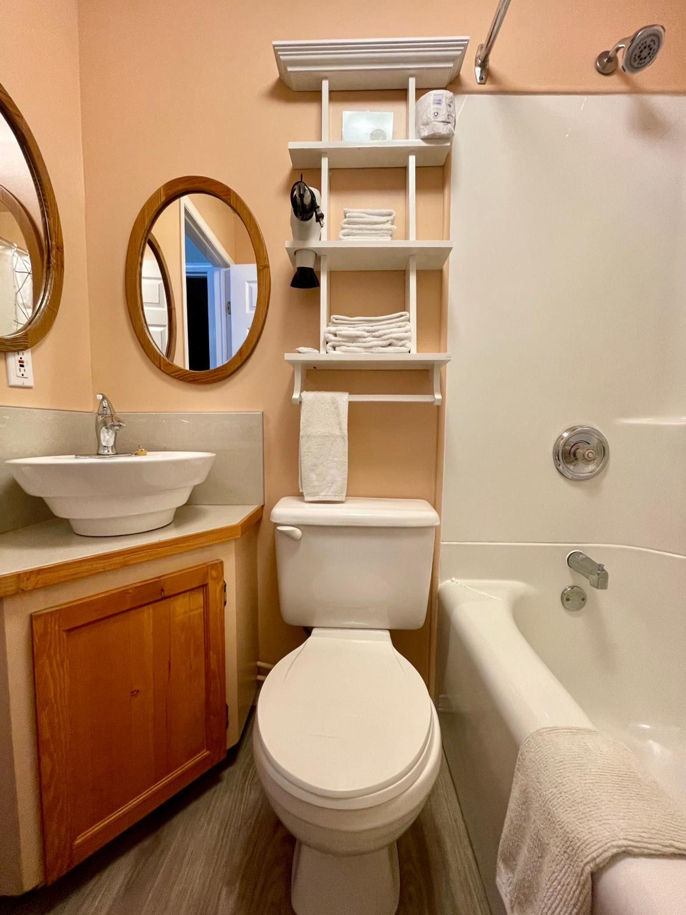 Golden Vacations - Brookside Motel - Property Image 3