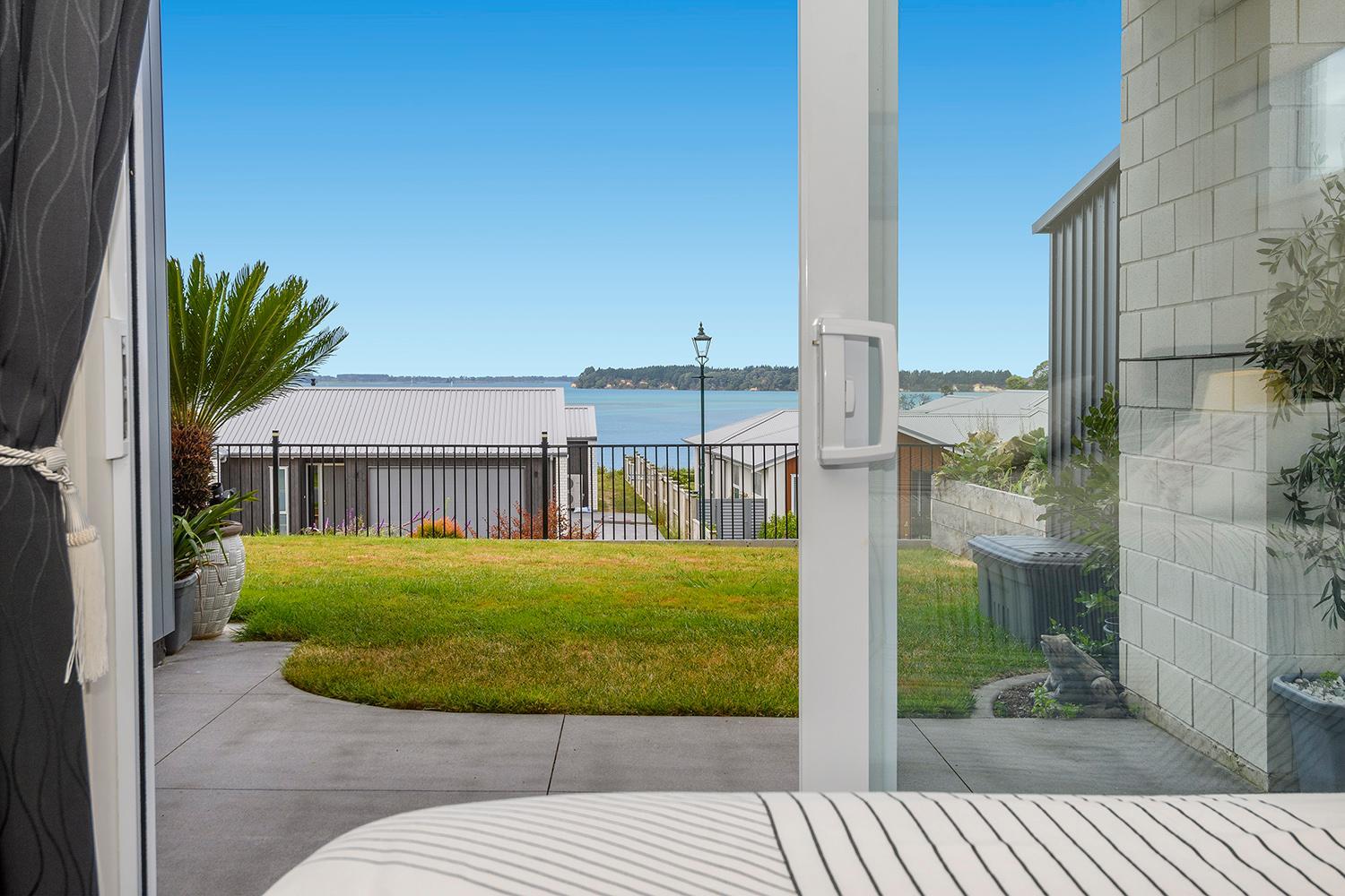 Omokoroa Sea View Apartment view 2