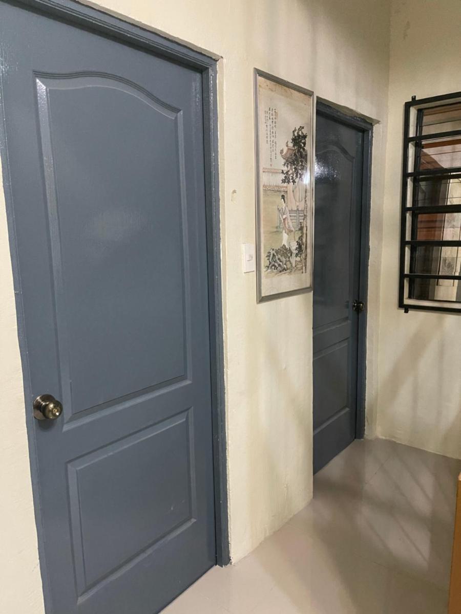 Staycation Cozy Comfortable STAY Hotel QualitY fast Internet Worldwide Channel Cable TV Gaming Netflix Sanitize view 5