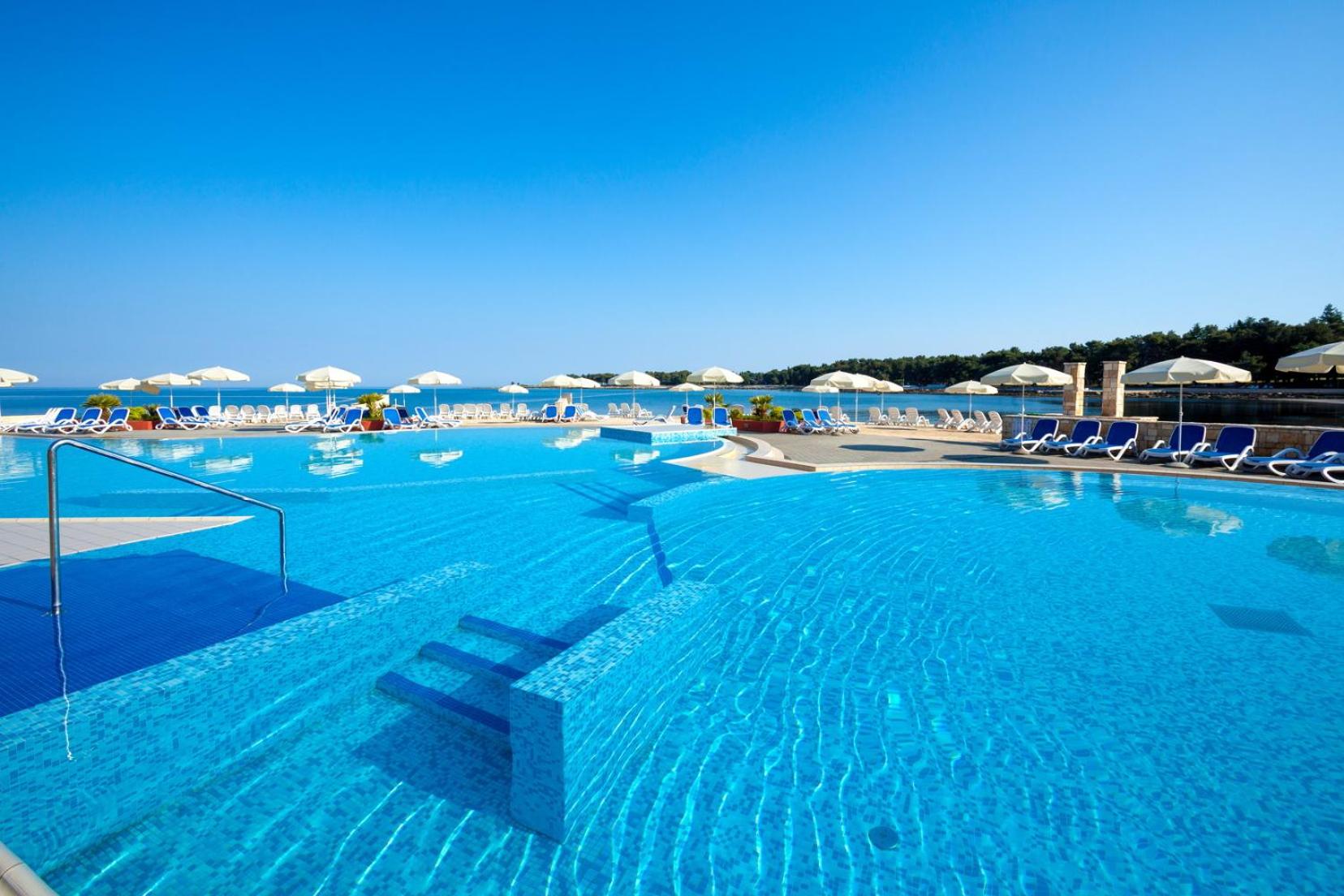Apartments Amfora Plava Laguna view 3