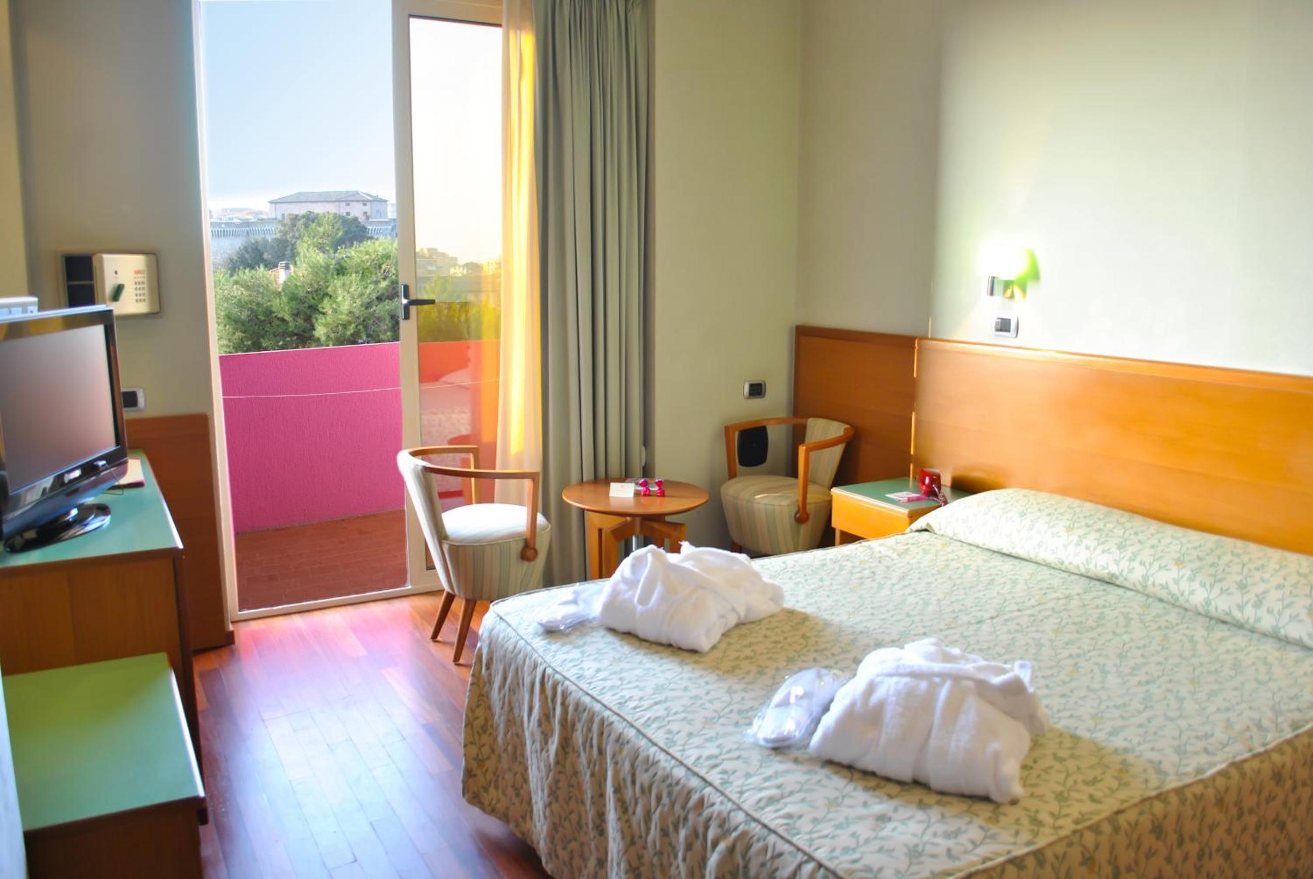 SenB Hotel en Senigallia — hotel room