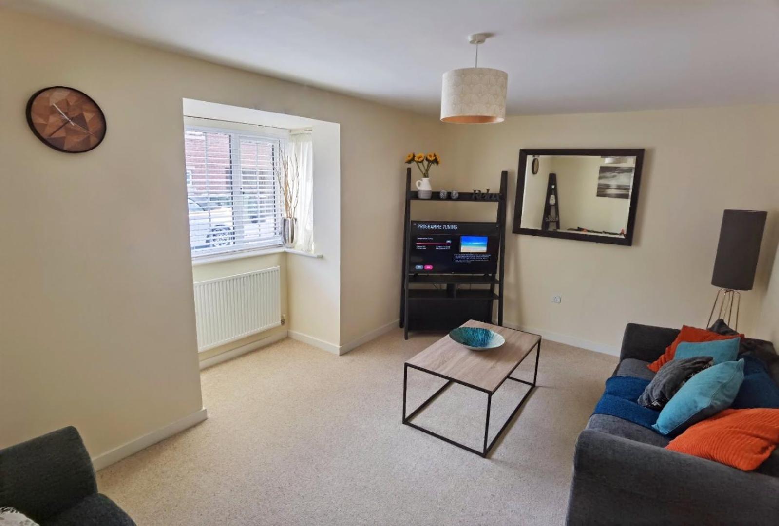 Lakeside: Argosy 3bed house 2bath parking M27 J5 Southampton Airport sleeps 6 view 4