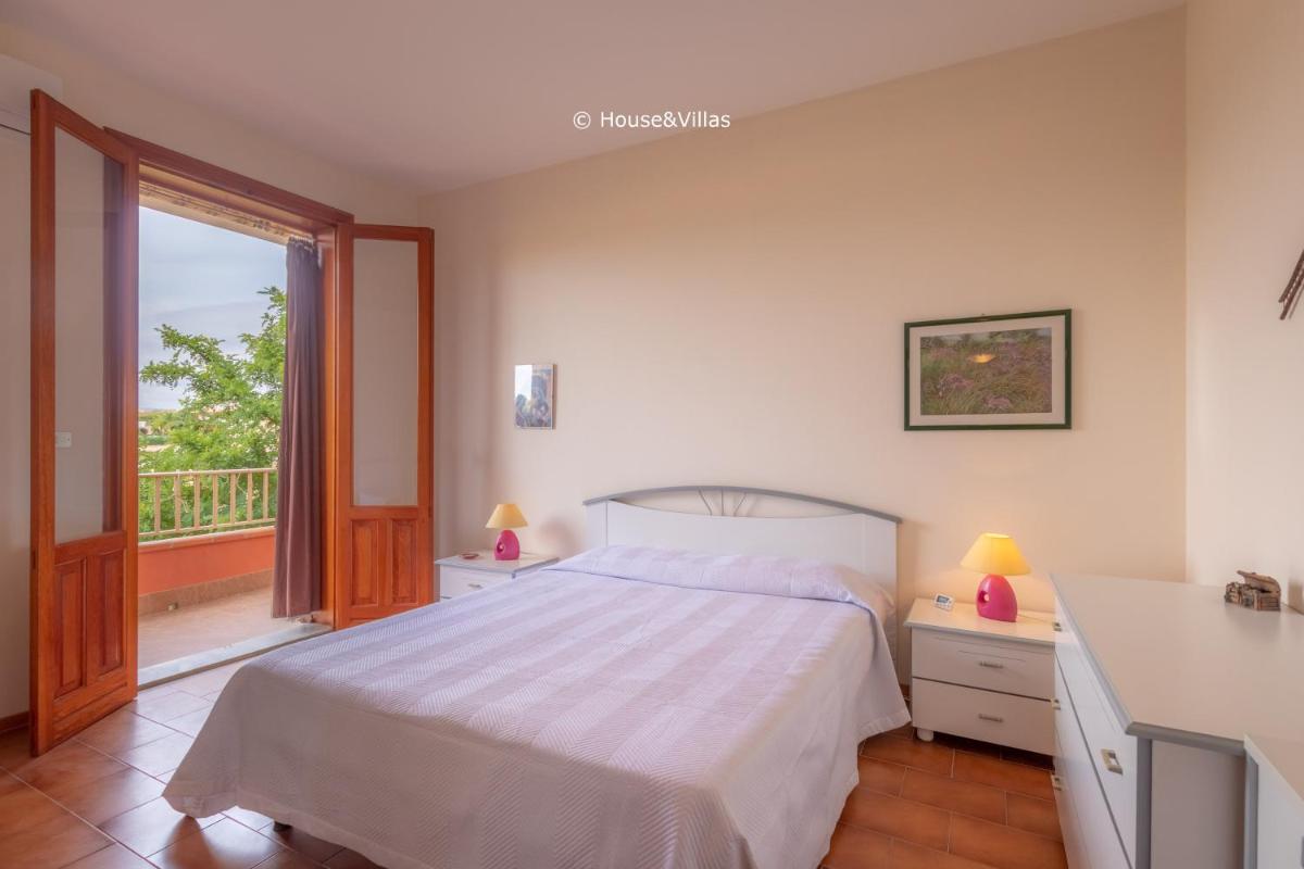 House&Villas - Eloro Apartment view 2
