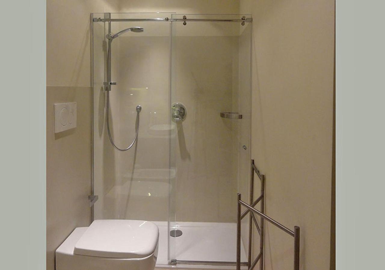 LE MAREE ALTA MAREA en Procchio — bathroom