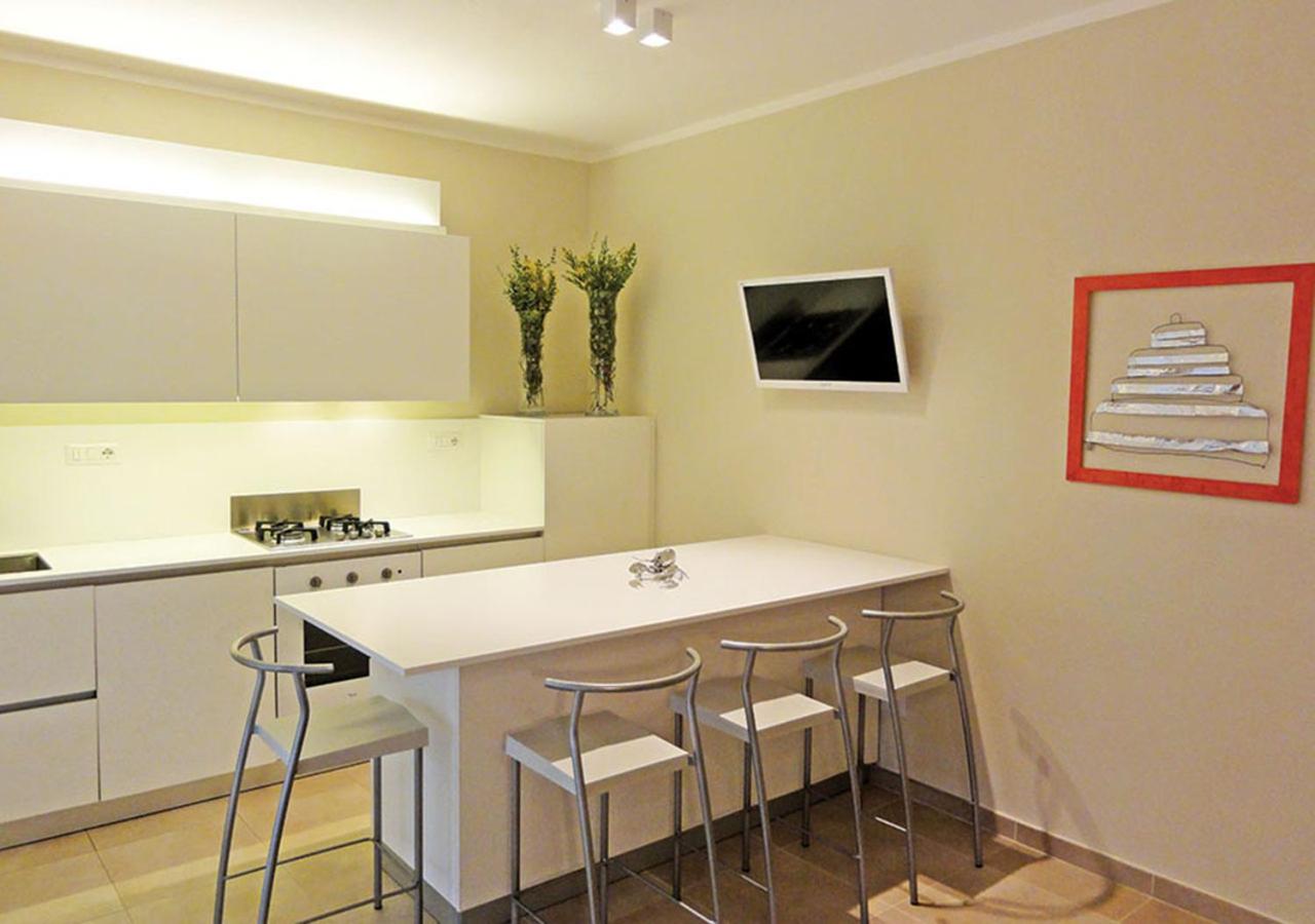 LE MAREE ALTA MAREA en Procchio — kitchen