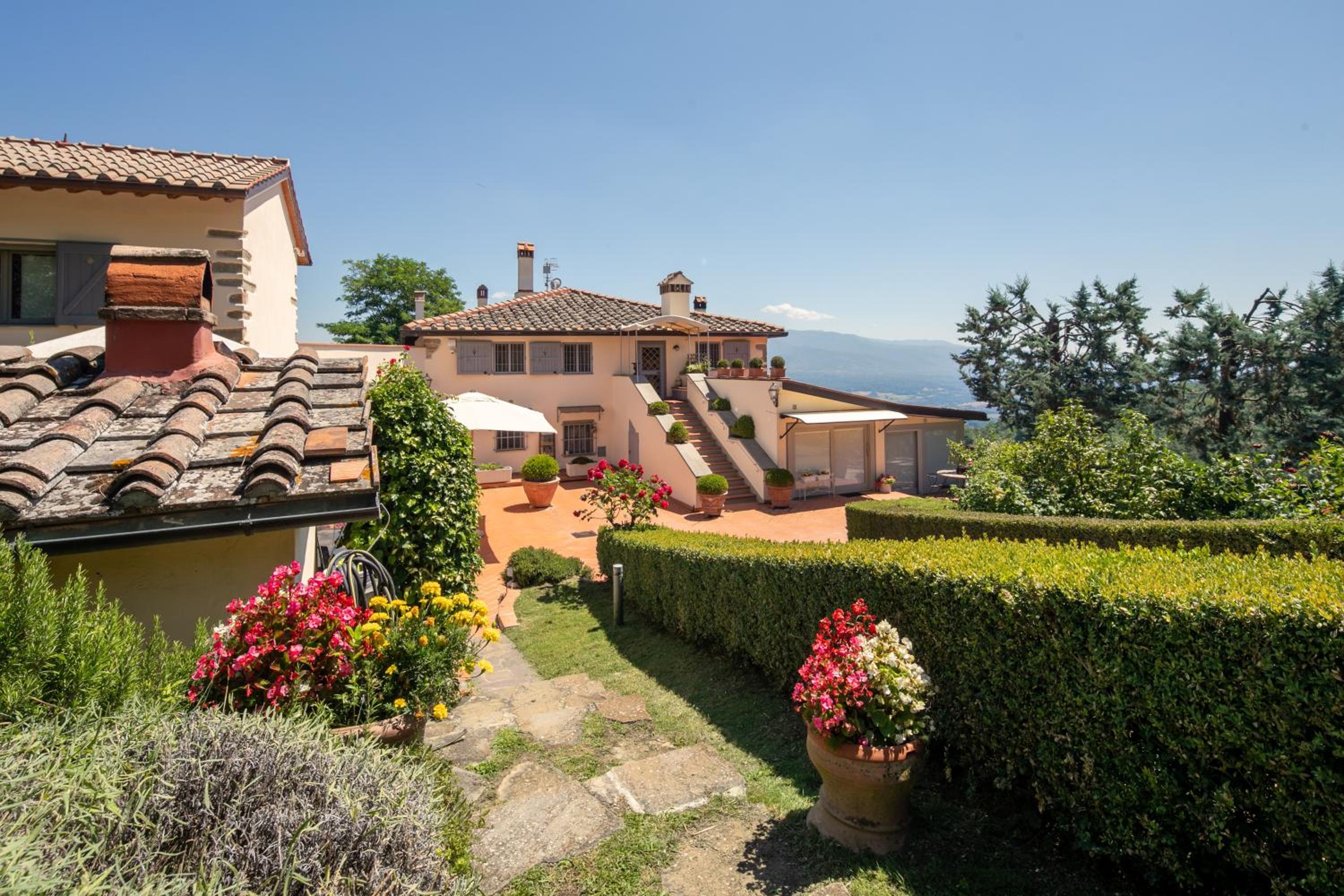 Villa Collesole by Mmega