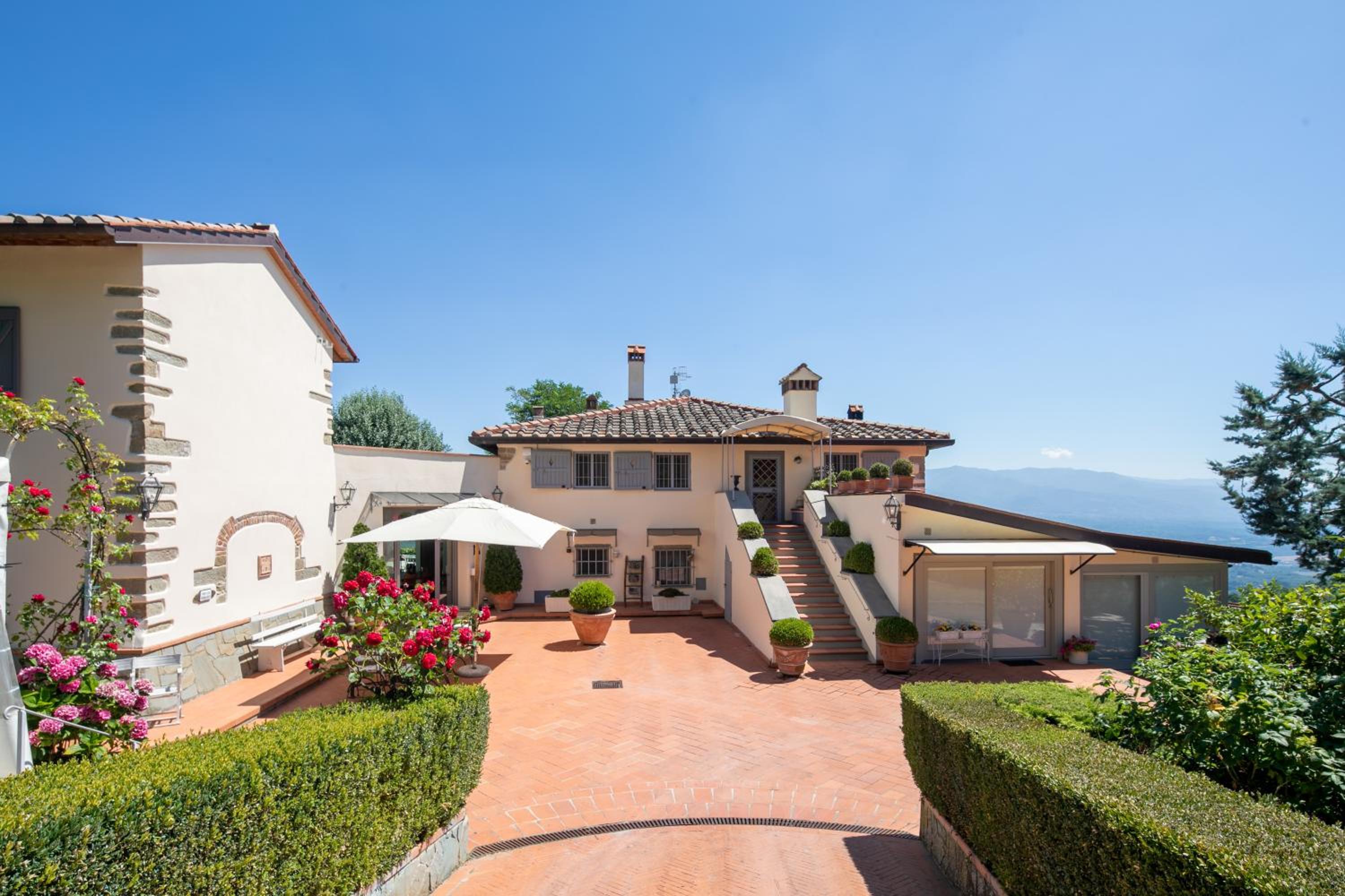 Villa Collesole by Mmega