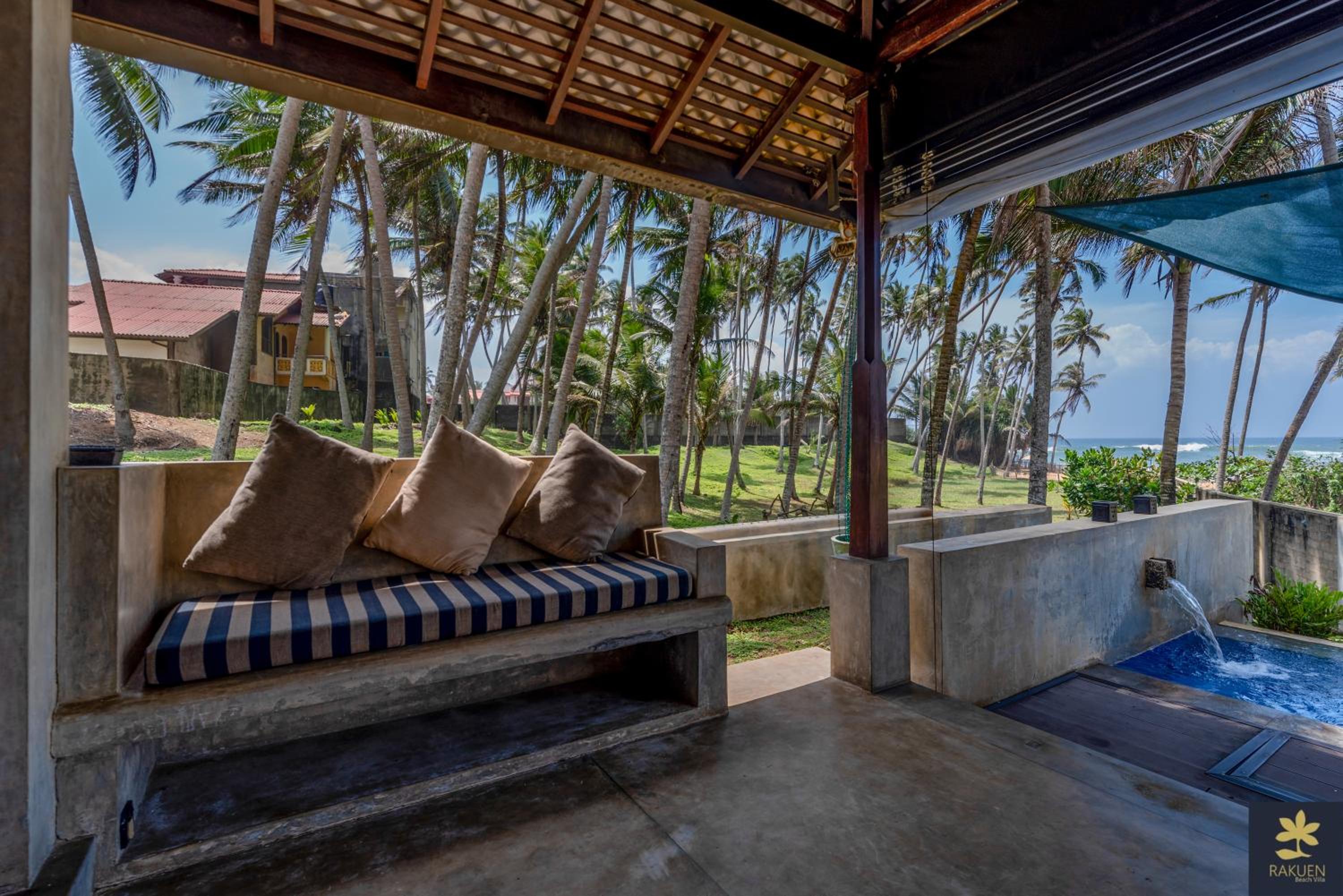 Hotel Rakuen Beach Villa - Image 1