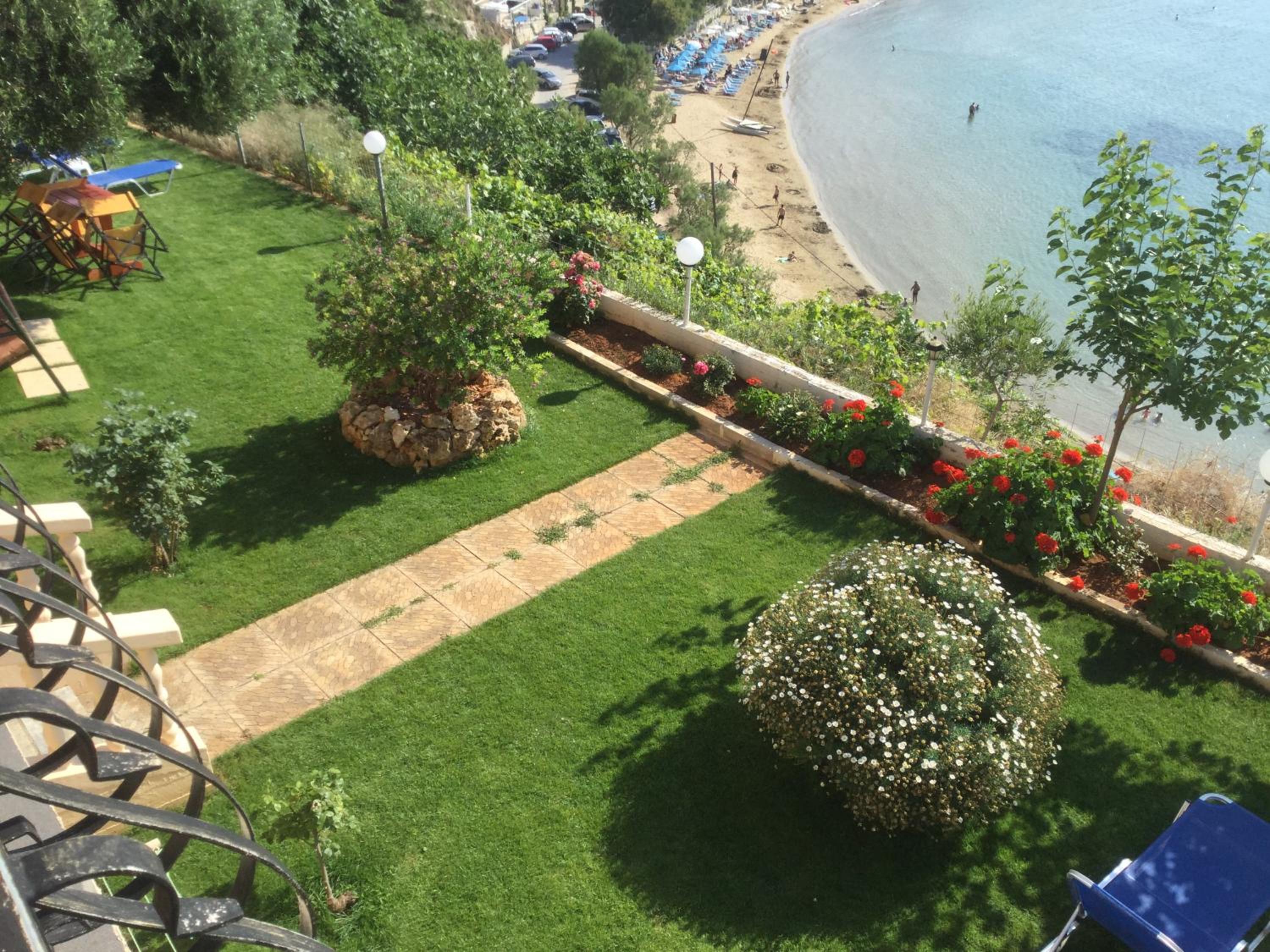 Villa Dina Apartments view 3