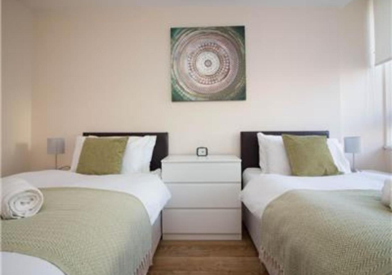 Stylish Accommodation in Southampton City Centre 10 view 4