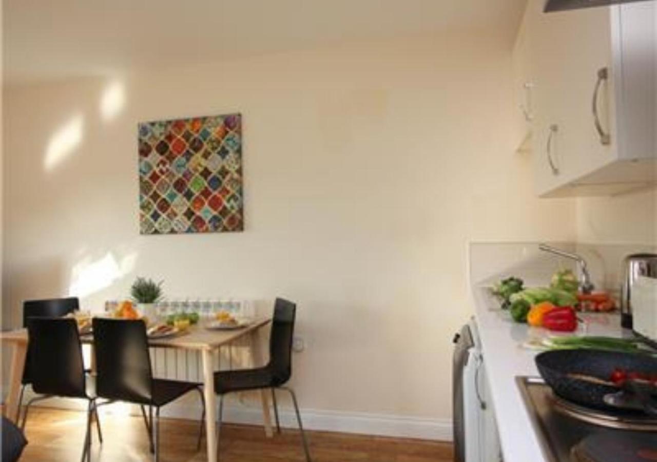 StayZo Premiere Serviced Accommodation-17 view 4