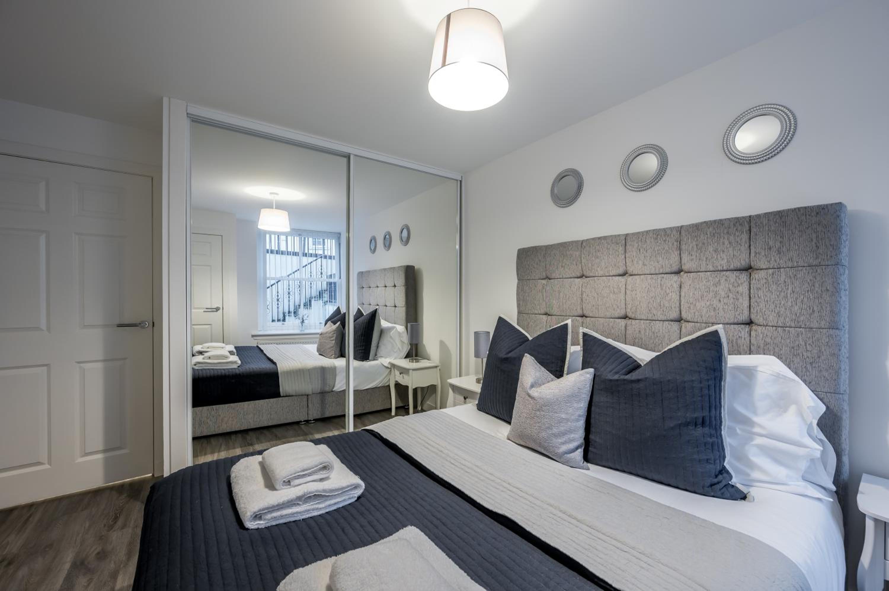 Casa Fresa - King Street Apartments