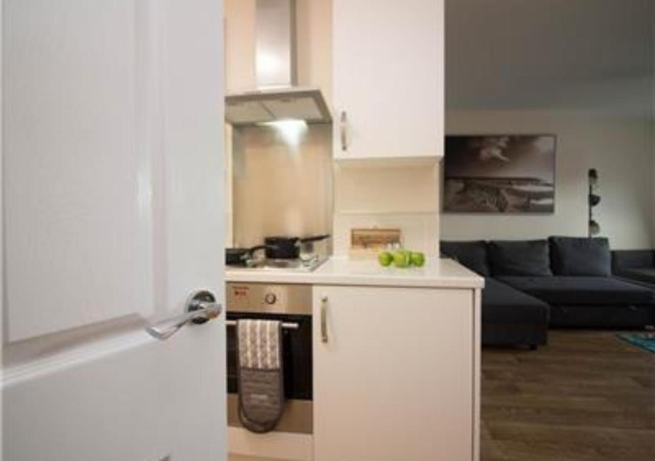 StayZo Castle Point 18 Apartments - Premier Lodge view 4