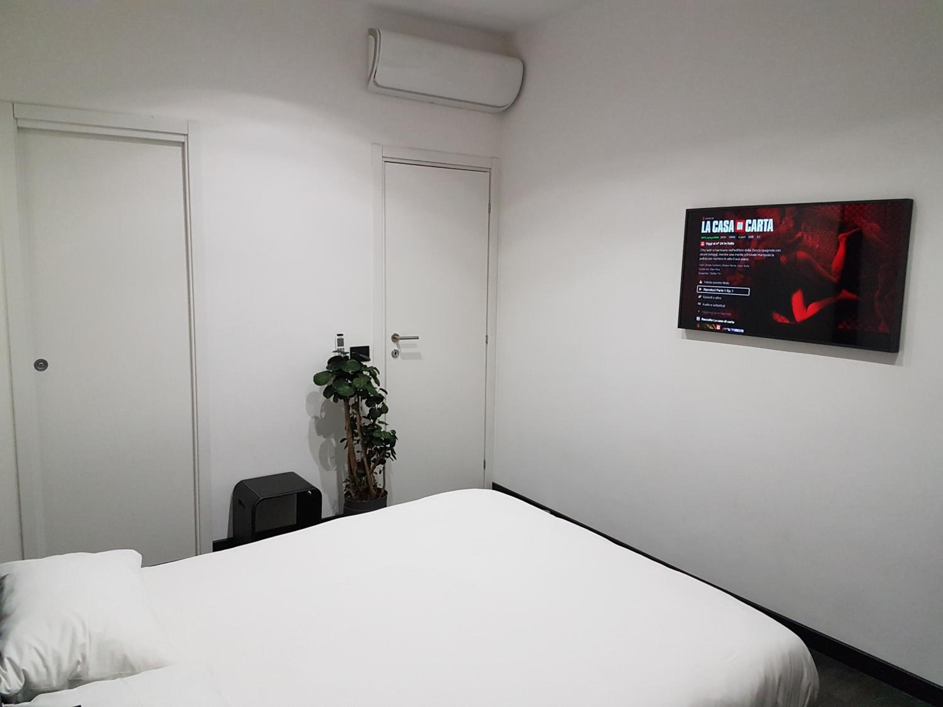 Cinecittà Luxury GUEST HOUSE