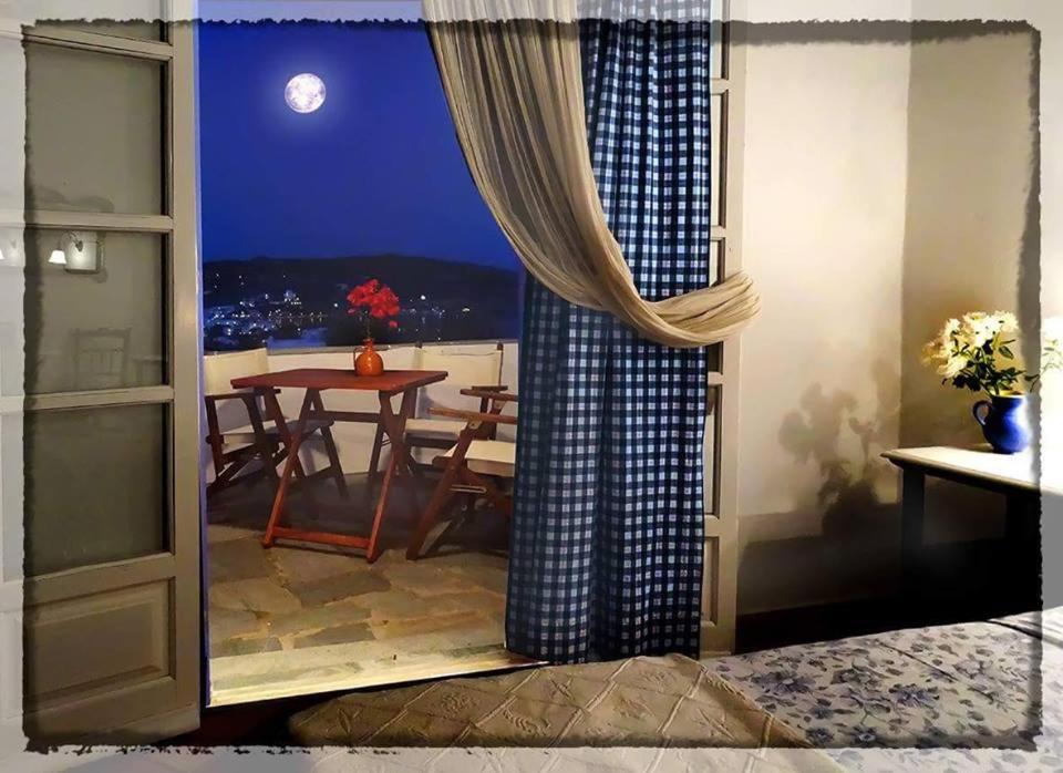 Theasis Sifnos Apartments