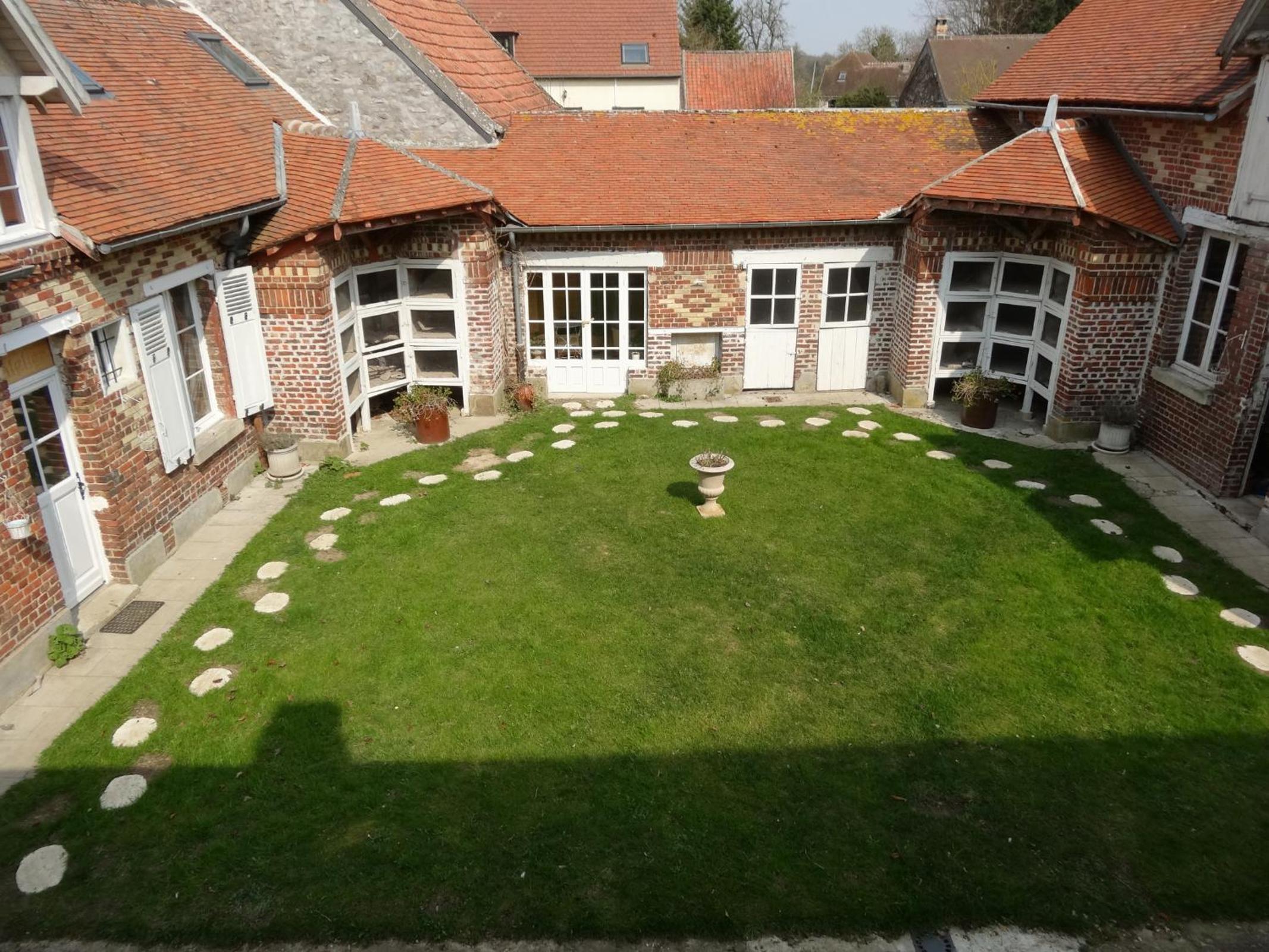 Photo 12