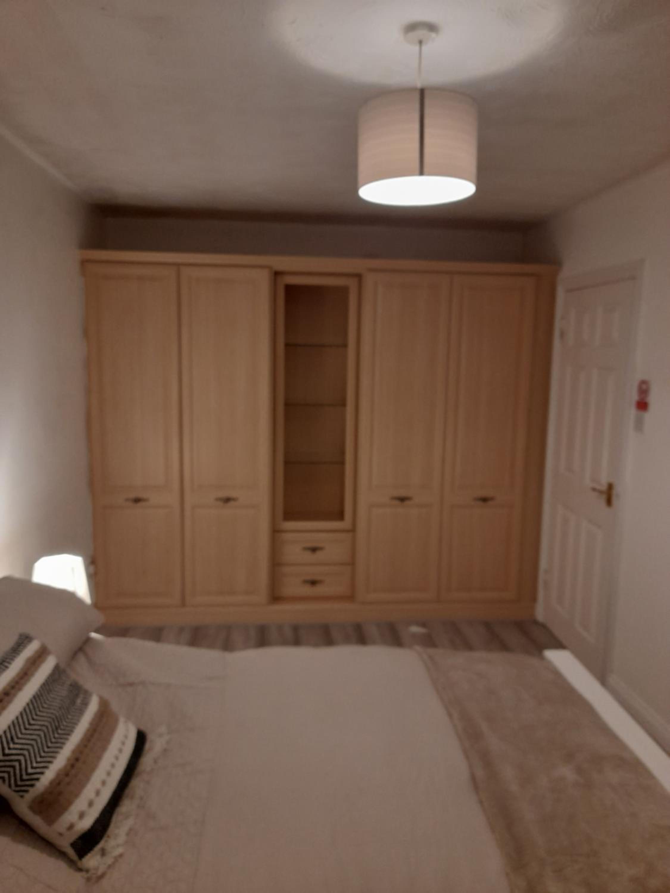 Comfortable 2 Bed Apartment 2nd Floor Contractors Families Close To City Centre Occasional Bed Available view 5