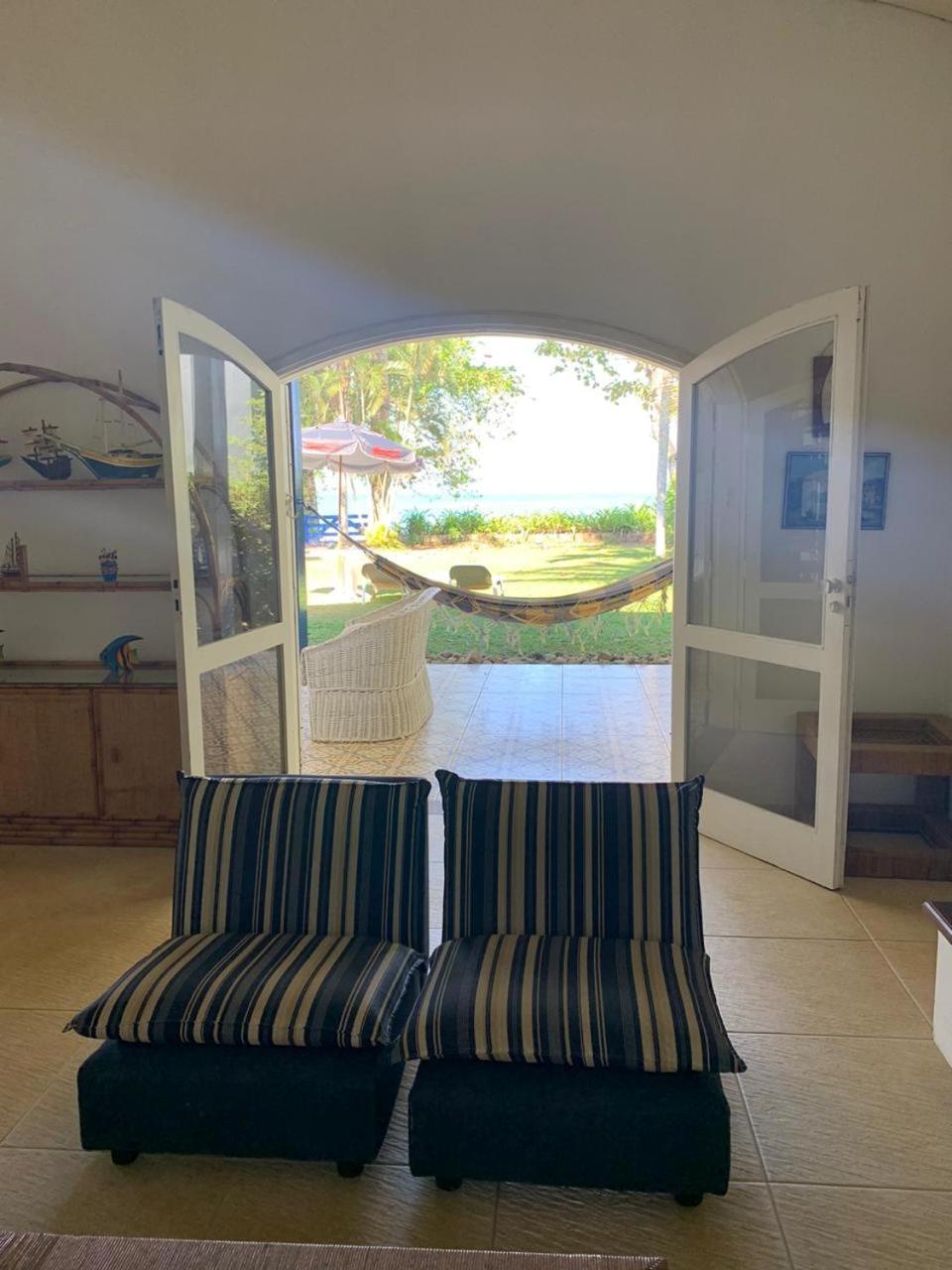 Casa pé na areia - Praia do Lázaro