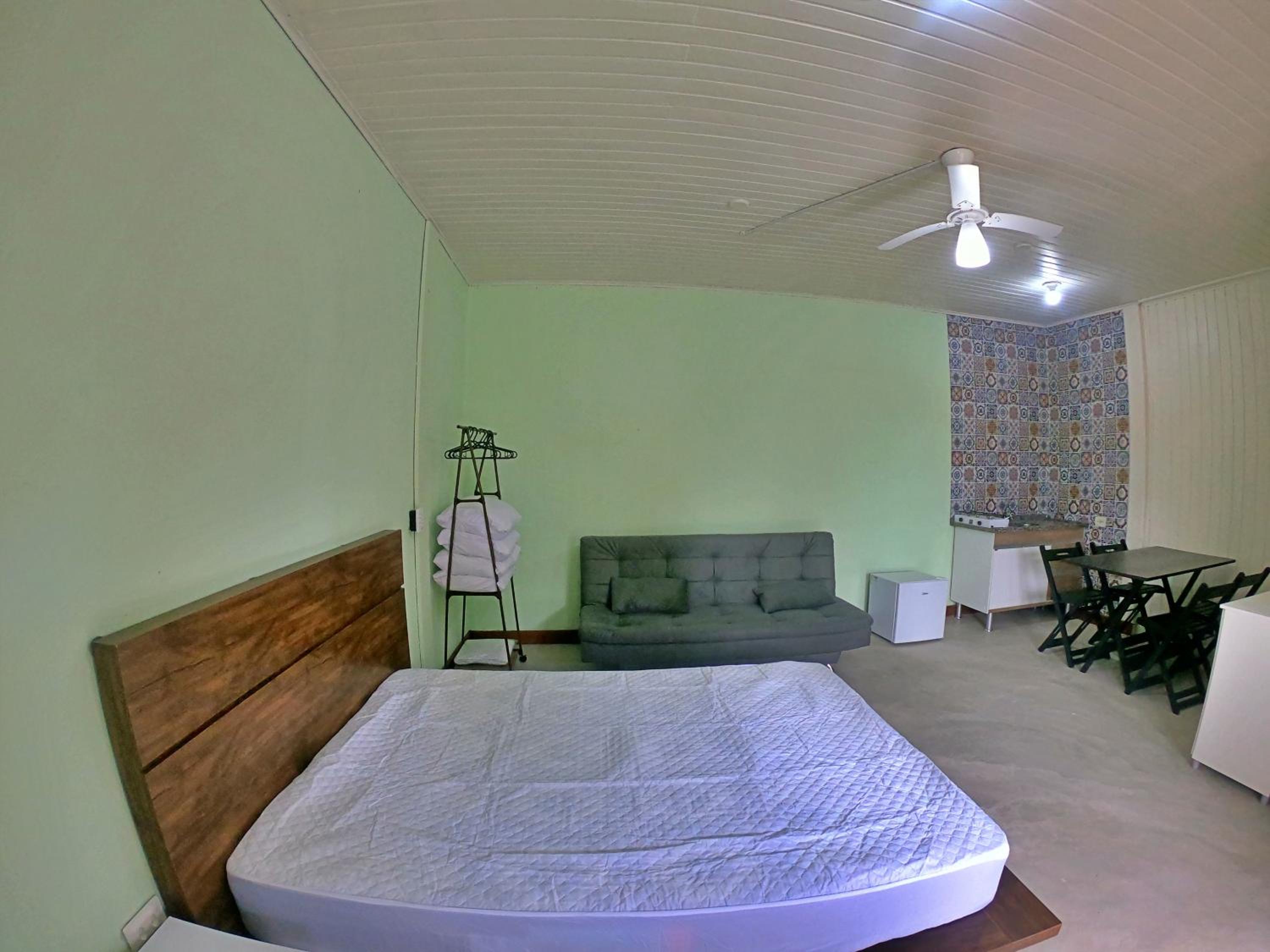 Kitnet Com Ar, em frente a Praia de Boracéia