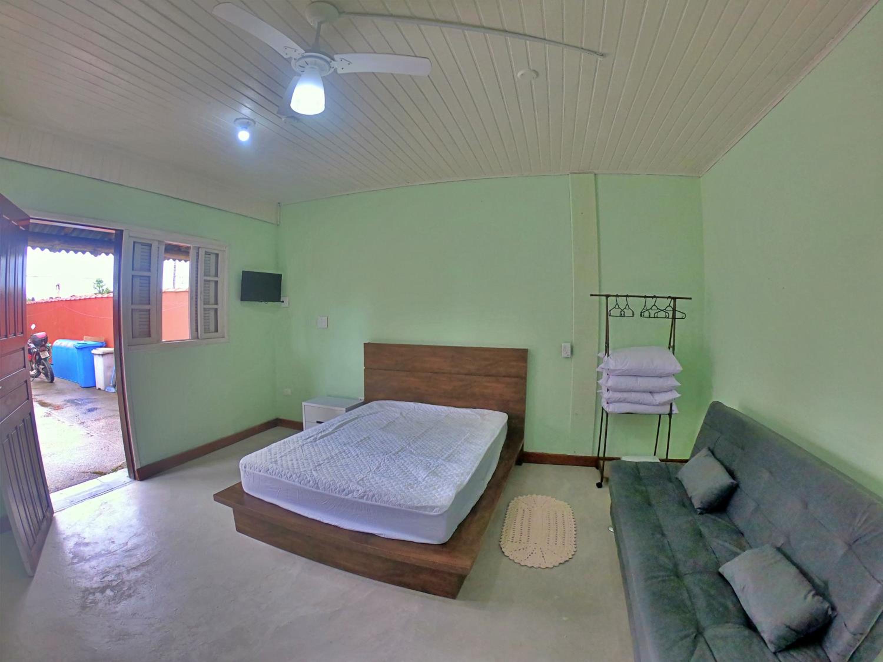 Kitnet Com Ar, em frente a Praia de Boracéia
