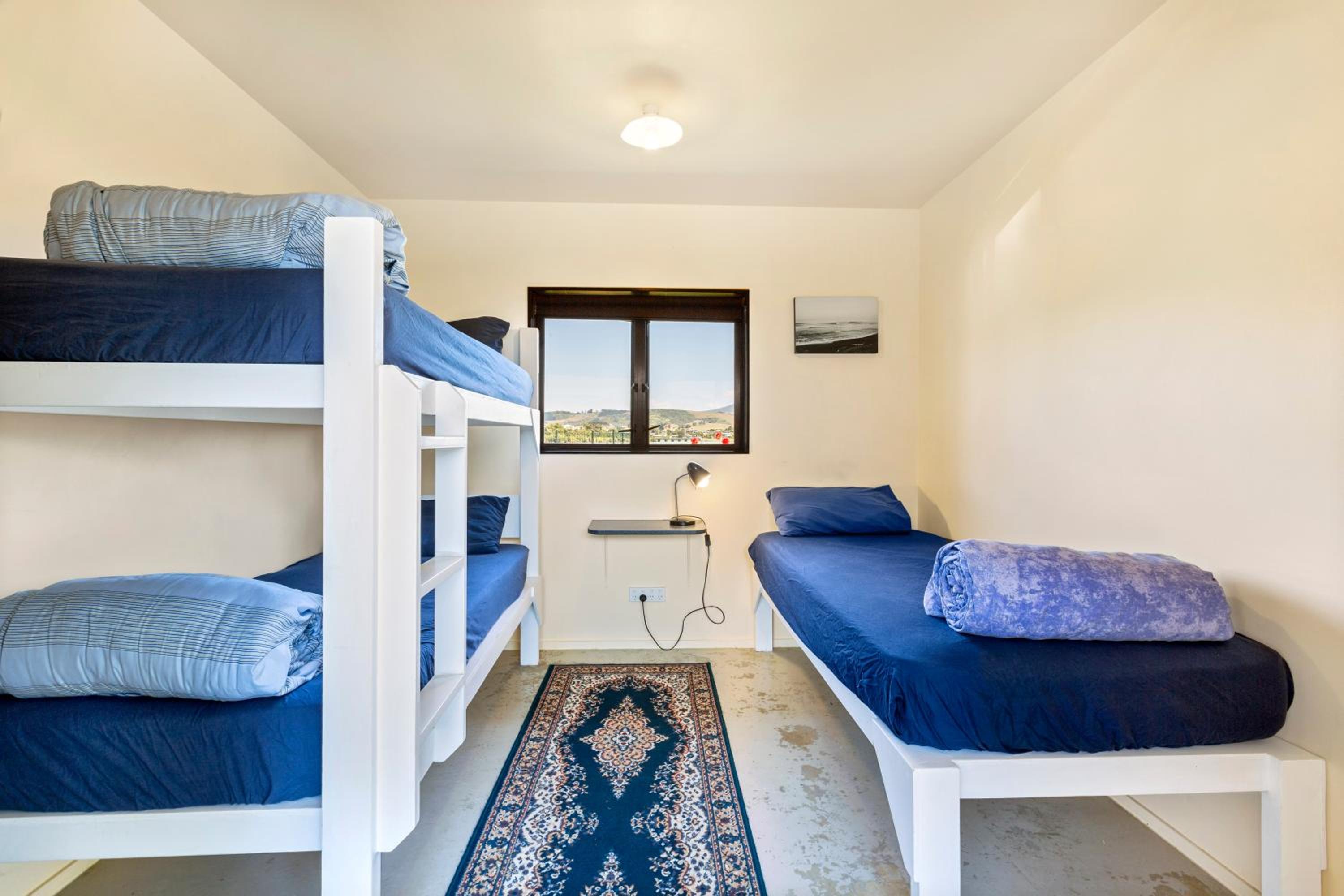 Raglan Backpackers view 4