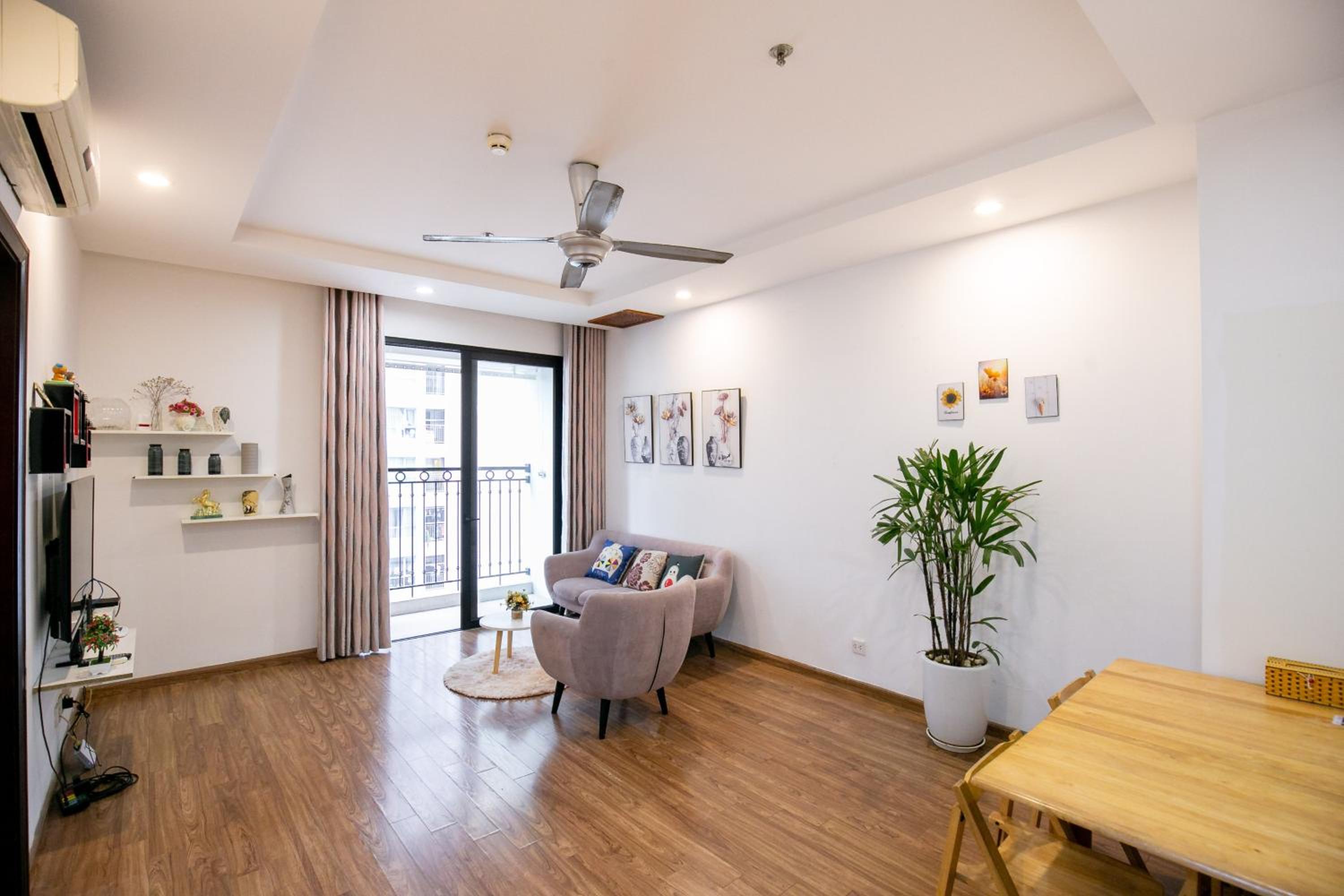 BOM HOMES- VINHOMES TIMES CITY- 2BR-LUXURY APt