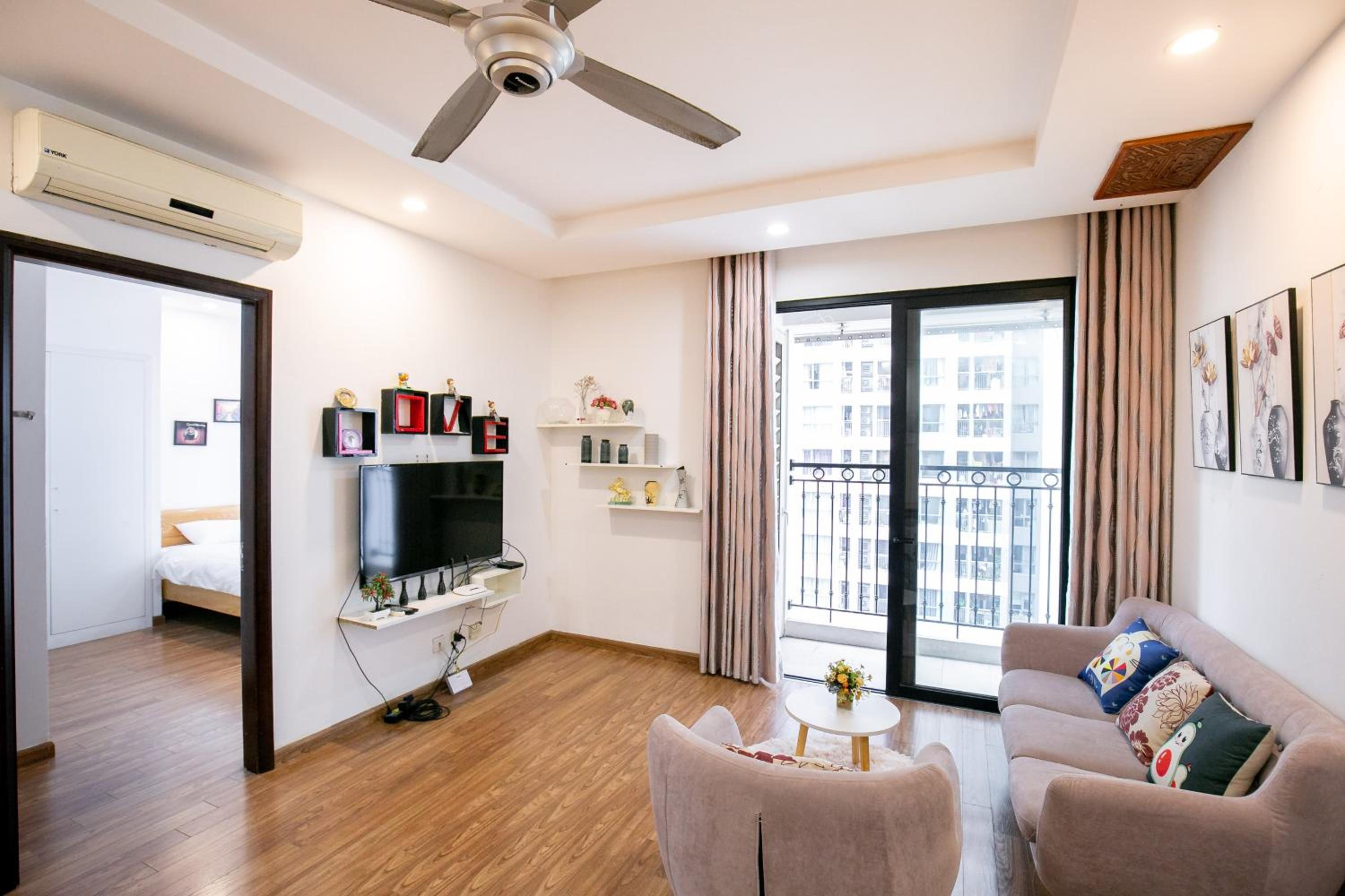 BOM HOMES- VINHOMES TIMES CITY- 2BR-LUXURY APt