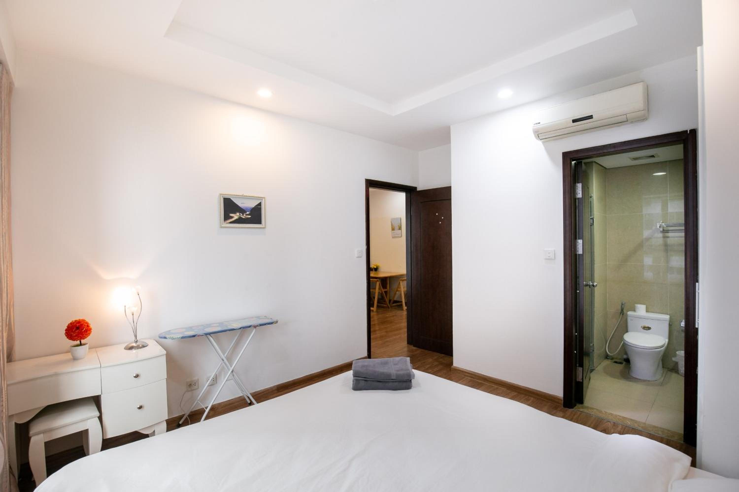 BOM HOMES- VINHOMES TIMES CITY- 2BR-LUXURY APt