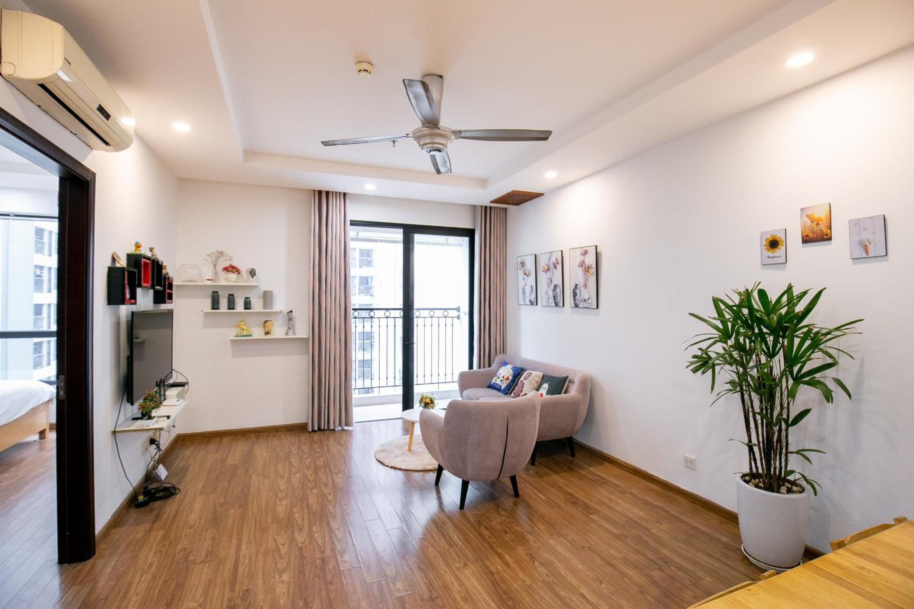 BOM HOMES- VINHOMES TIMES CITY- 2BR-LUXURY APt